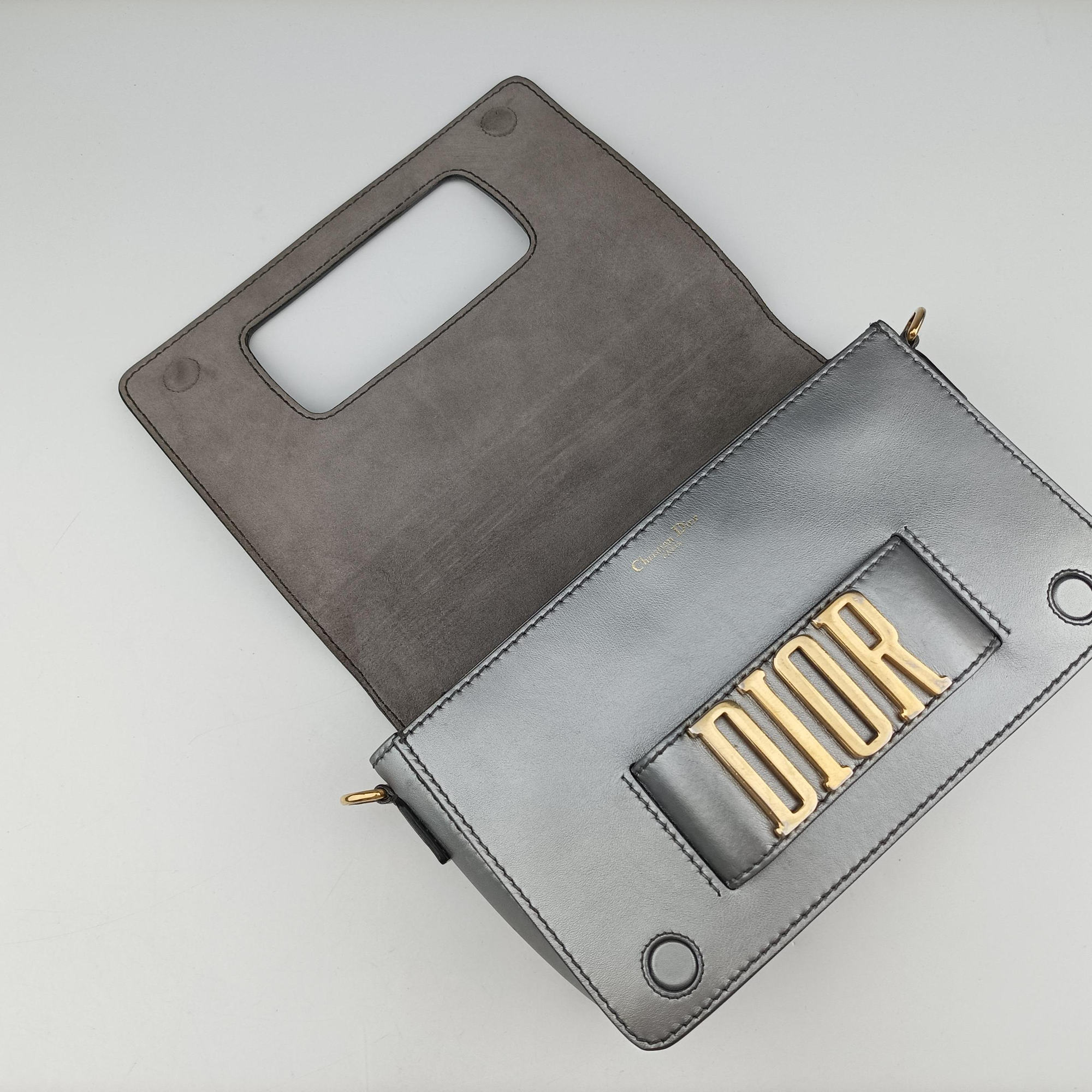 Diorevolution Silver Leather 19-MA-0147ディオール エボリューション フラップ シルバー レザー 19-MA-0147