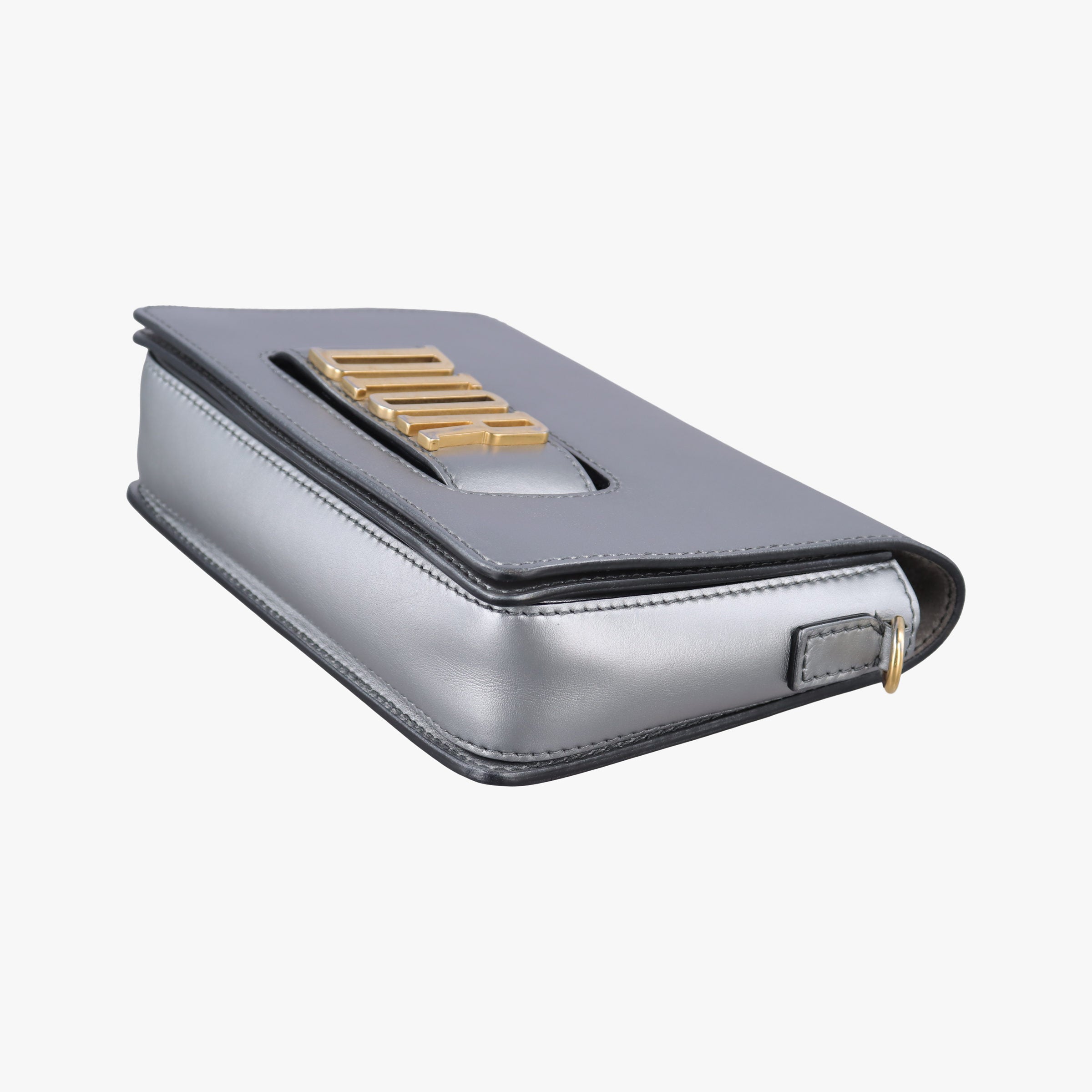 Diorevolution Silver Leather 19-MA-0147ディオール エボリューション フラップ シルバー レザー 19-MA-0147