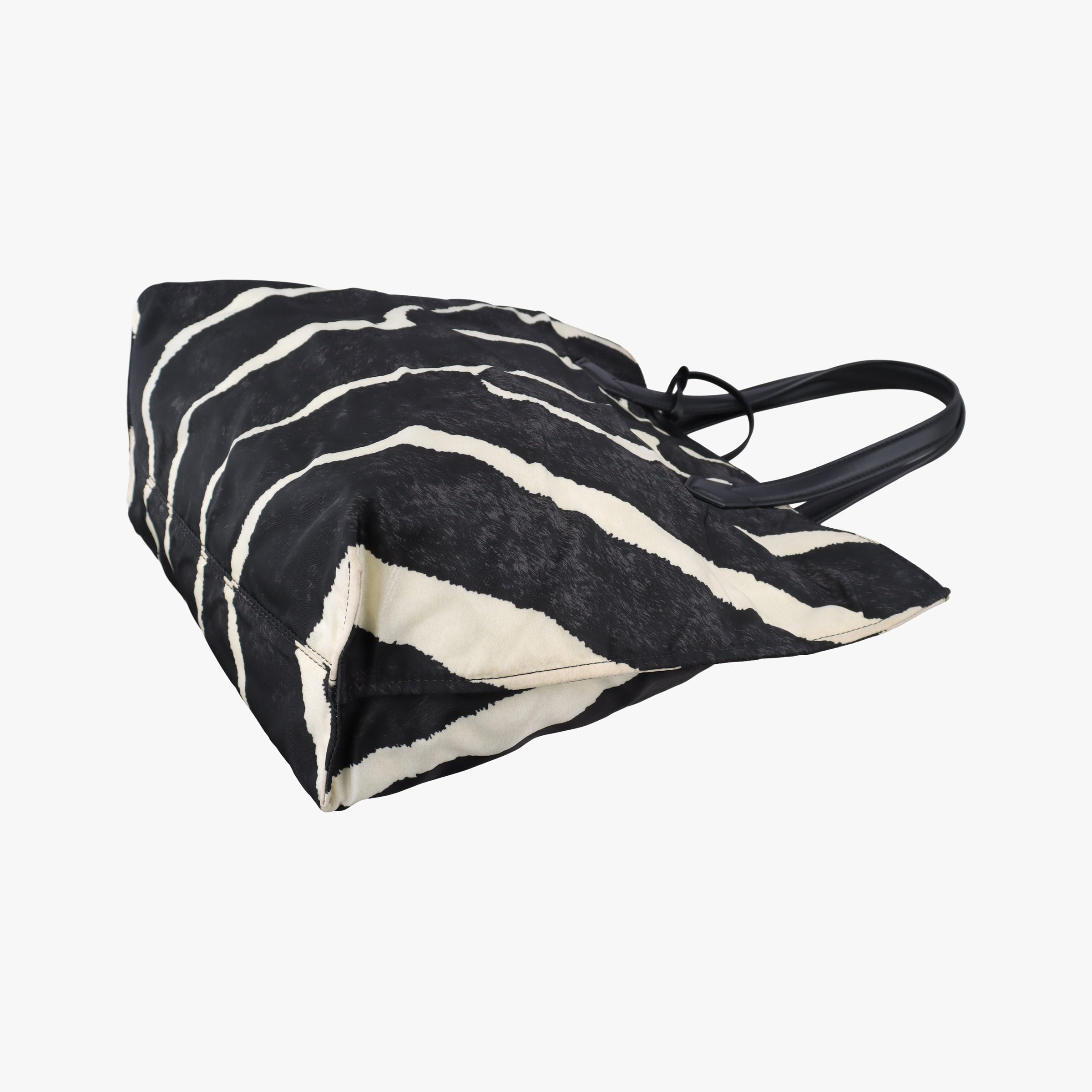 Zebra Print tote White× Black Nylon x Leather 8BH260 8BH260-Q9A 148-2384ゼブラ柄 トート ホワイトx ブラック ナイロン x レザー 8BH260 8BH260-Q9A 148-2384
