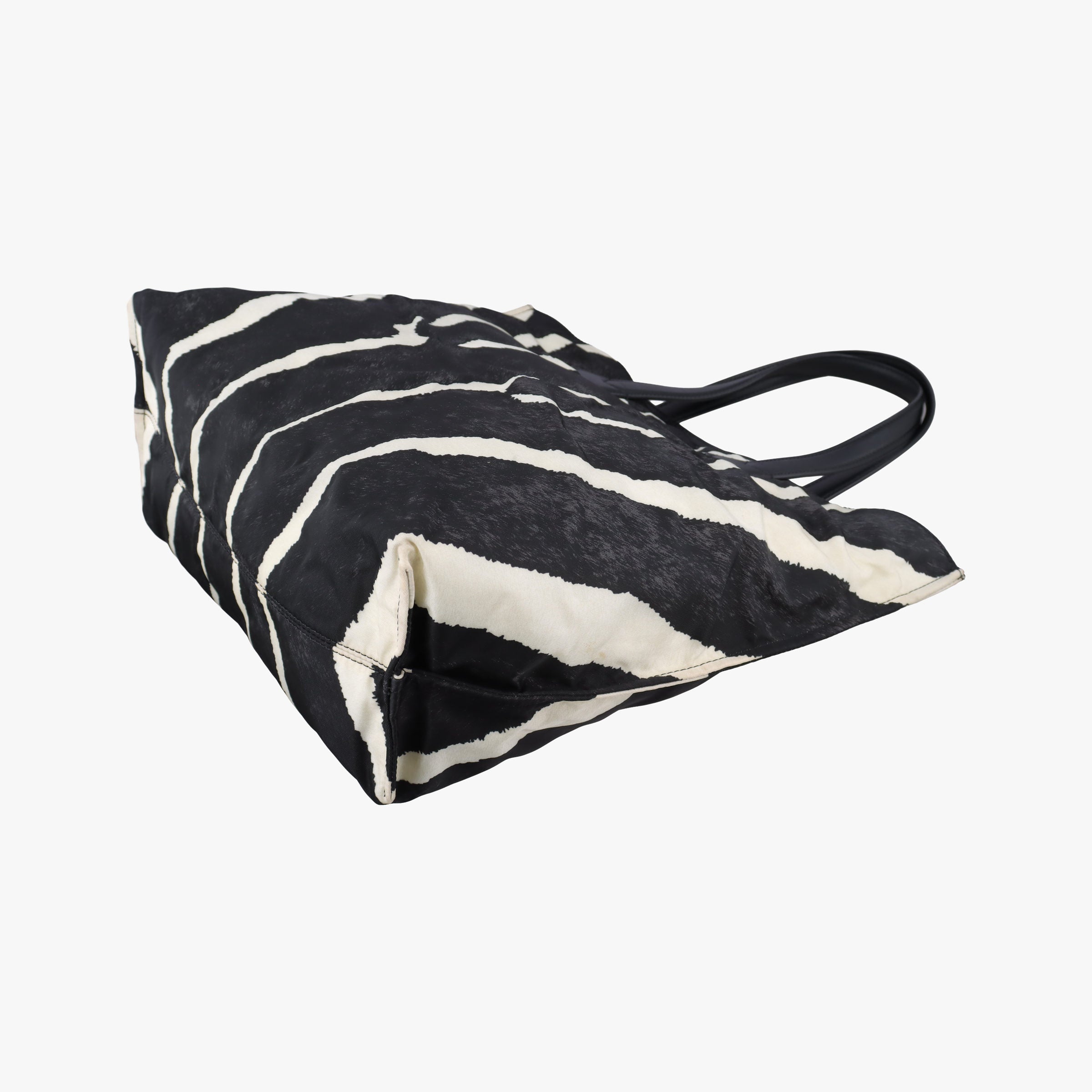Zebra Print tote White× Black Nylon x Leather 8BH260 8BH260-Q9A 148-2384ゼブラ柄 トート ホワイトx ブラック ナイロン x レザー 8BH260 8BH260-Q9A 148-2384