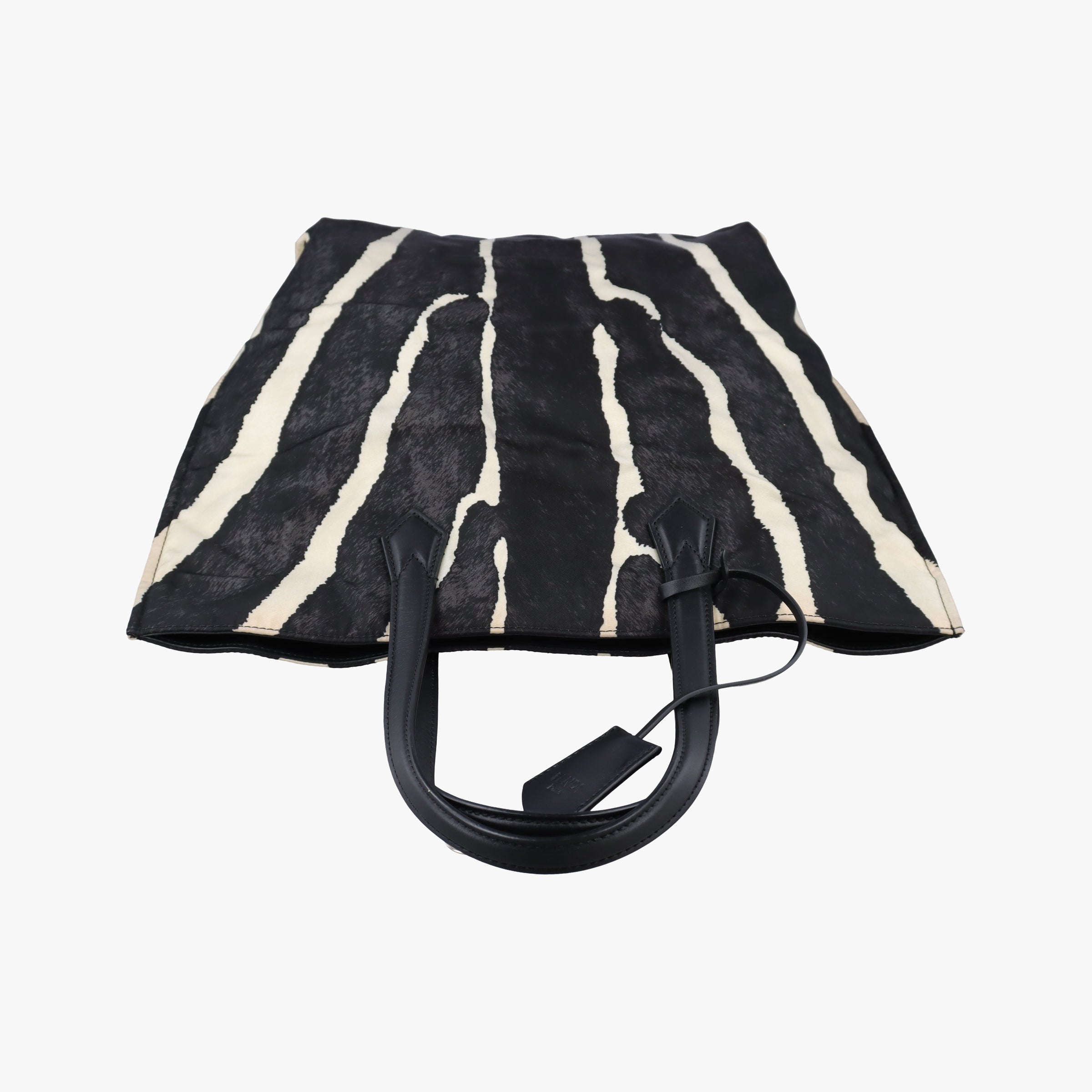 Zebra Print tote White× Black Nylon x Leather 8BH260 8BH260-Q9A 148-2384ゼブラ柄 トート ホワイトx ブラック ナイロン x レザー 8BH260 8BH260-Q9A 148-2384