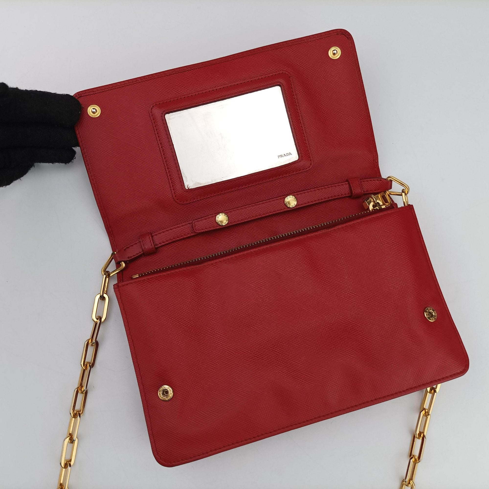 Metal Wallet on Chain Cornflower Clutch Red Saffiano Leather 1MT290 107メタル ウォレット オン チェーン コーンフラワー クラッチ レッド サフィアーノレザー 1MT290 107
