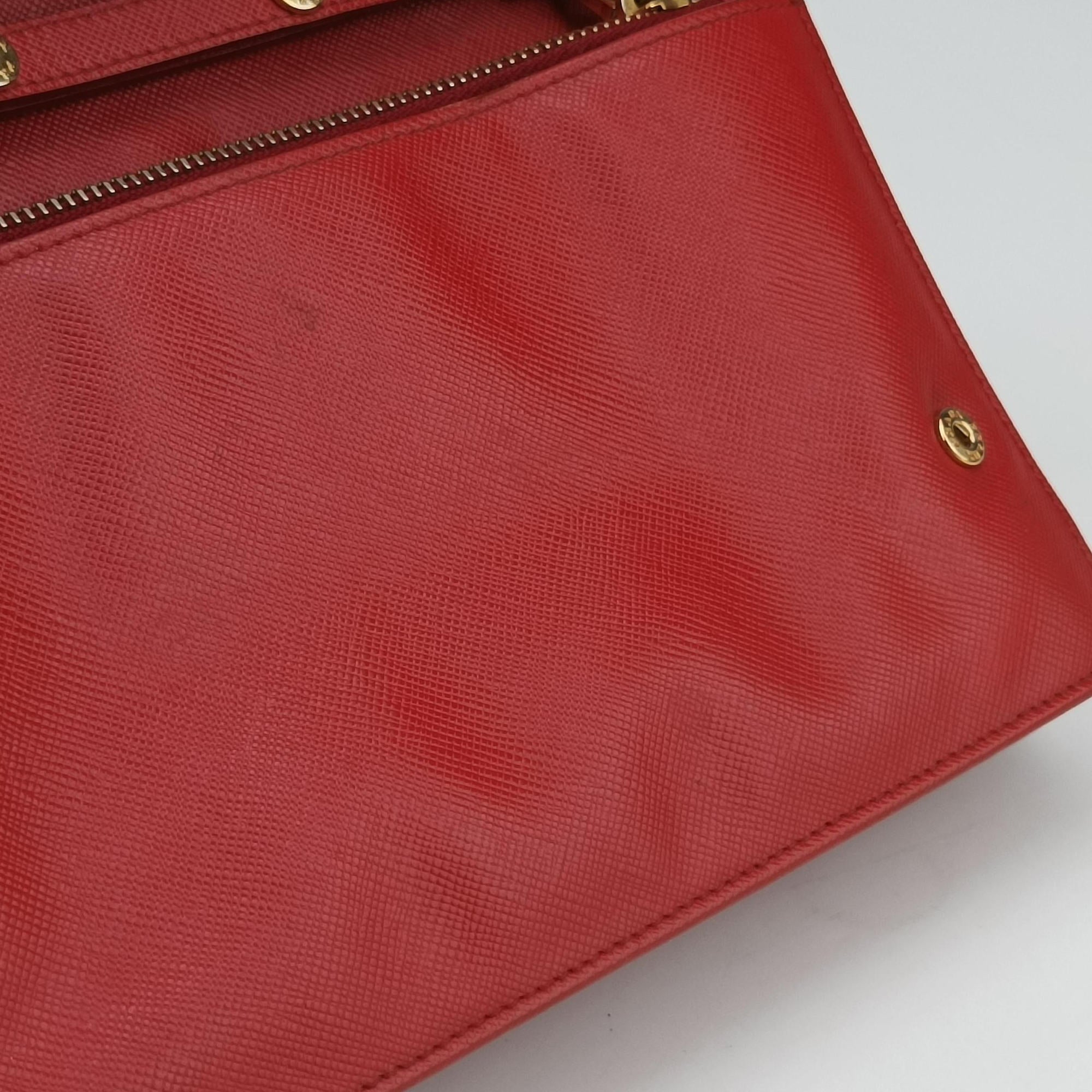 Metal Wallet on Chain Cornflower Clutch Red Saffiano Leather 1MT290 107メタル ウォレット オン チェーン コーンフラワー クラッチ レッド サフィアーノレザー 1MT290 107