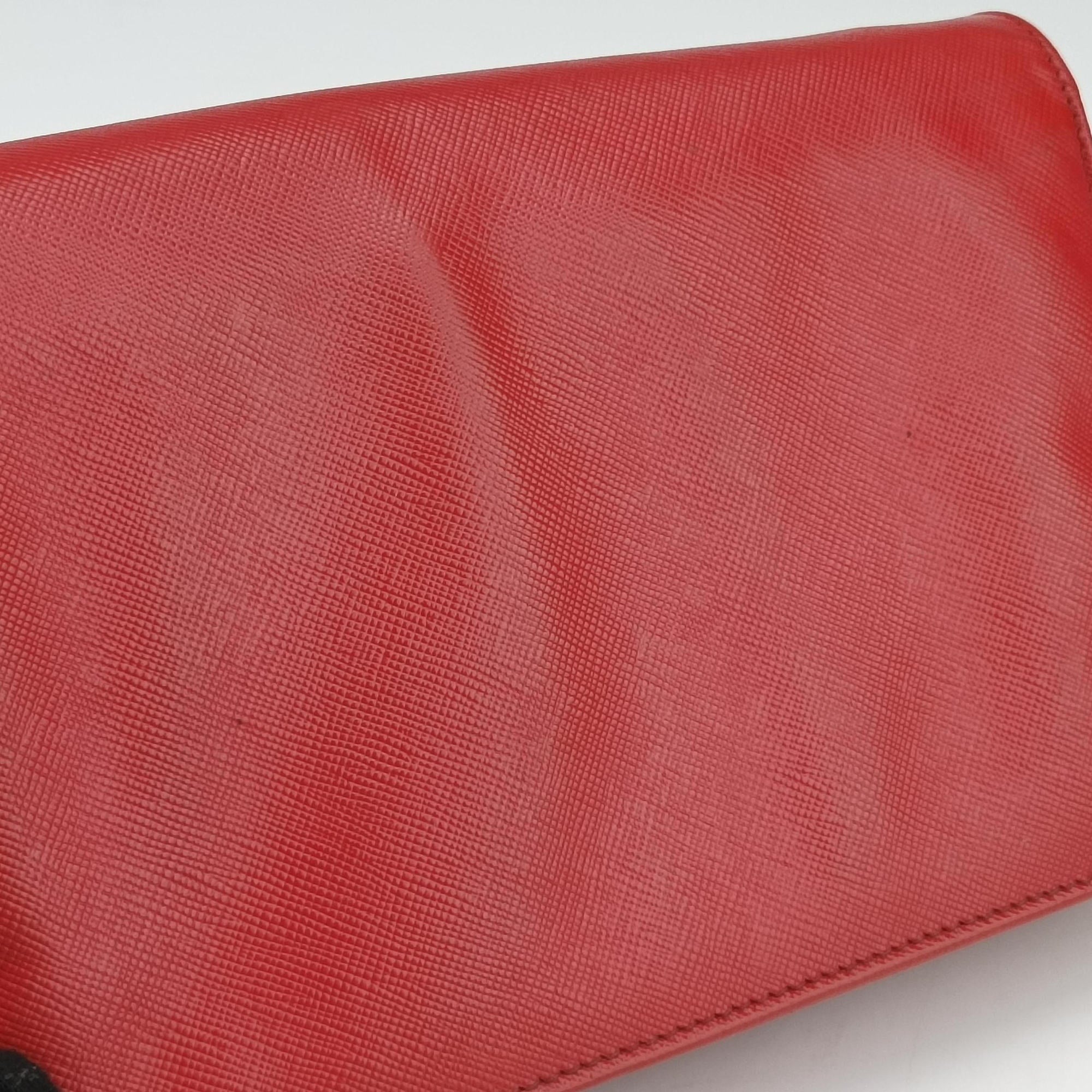 Metal Wallet on Chain Cornflower Clutch Red Saffiano Leather 1MT290 107メタル ウォレット オン チェーン コーンフラワー クラッチ レッド サフィアーノレザー 1MT290 107