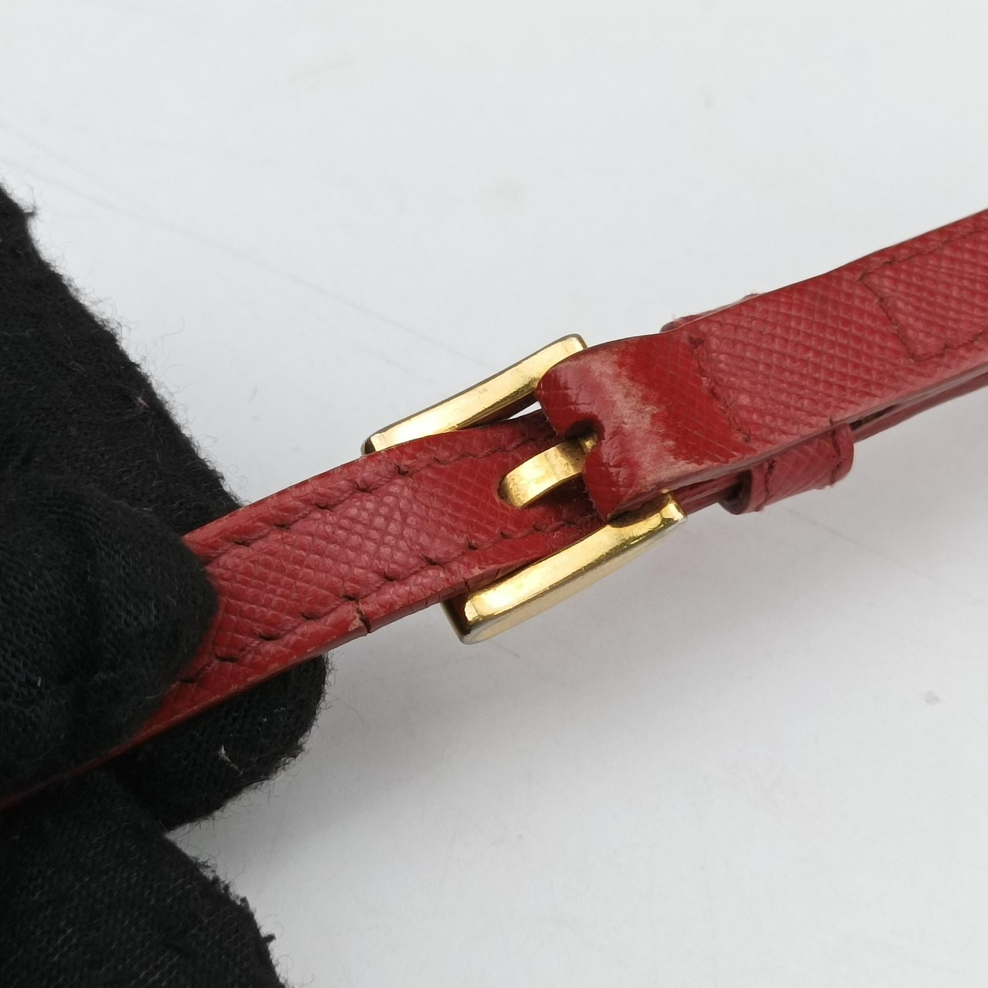 Metal Wallet on Chain Cornflower Clutch Red Saffiano Leather 1MT290 107メタル ウォレット オン チェーン コーンフラワー クラッチ レッド サフィアーノレザー 1MT290 107