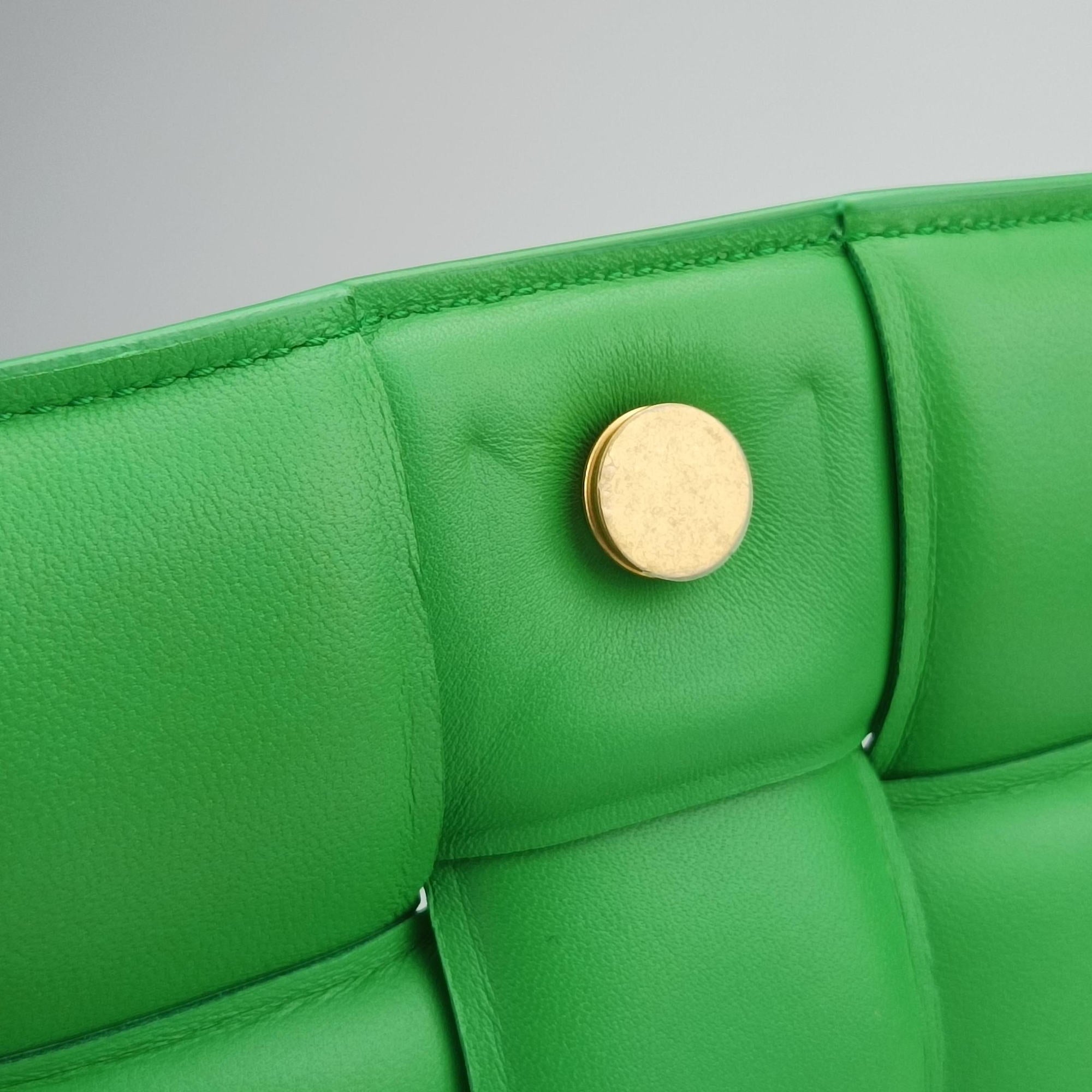 Padded Cassette Green lambskin B09349835Zパデッド カセット グリーン ラムスキン B09349835Z