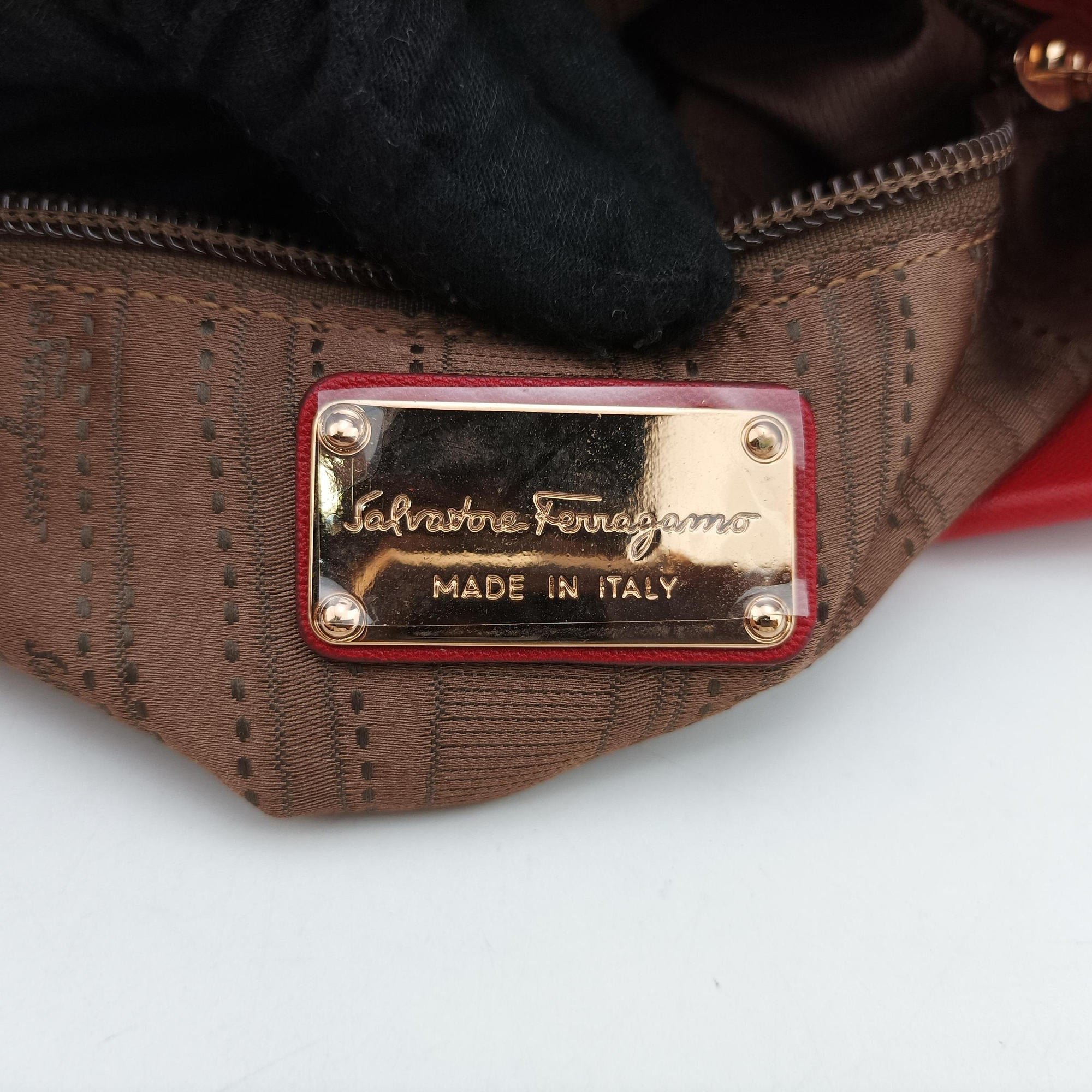 Vara Ribbon Red calfskin AU-21/C337ヴァラ ライン レッド カーフレザー AU-21/C337