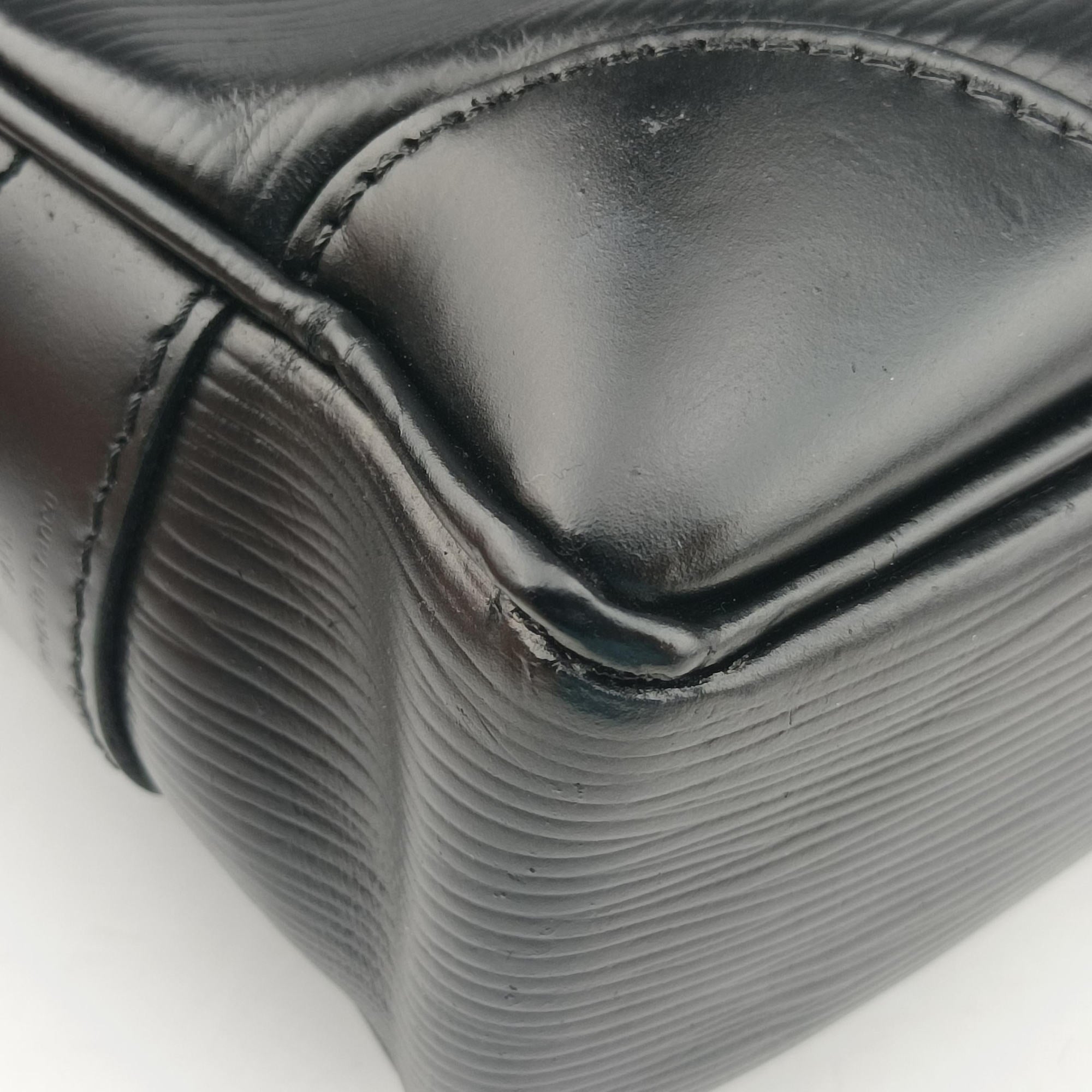 Porto Document Voyage Black Epi M59162 BA1111ポルトドキュメントボヤージュ ブラック エピ M59162 BA1111