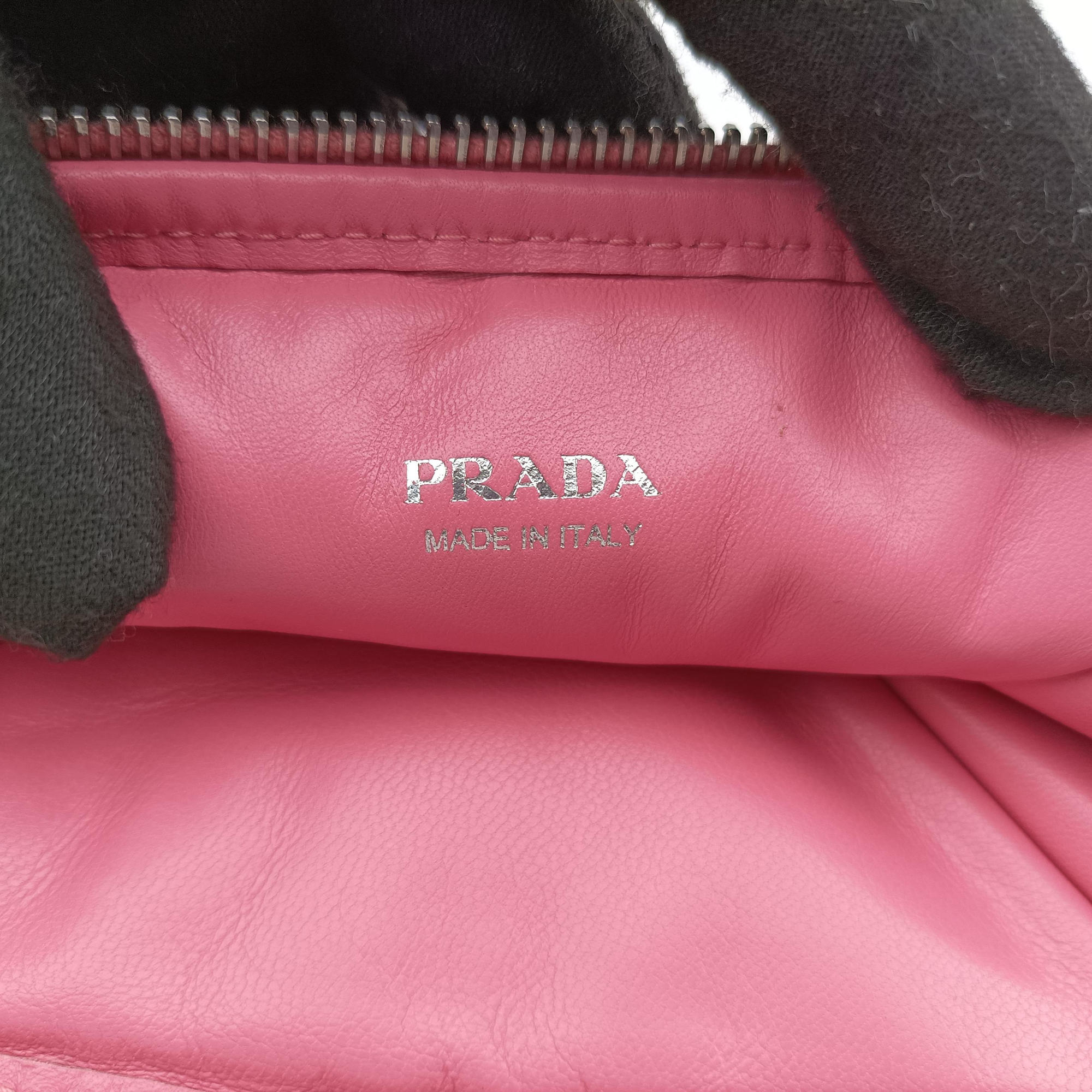 Triangle mini Pink Leather 1NR015 62トライアングル ミニ ピンク レザー 1NR015 62