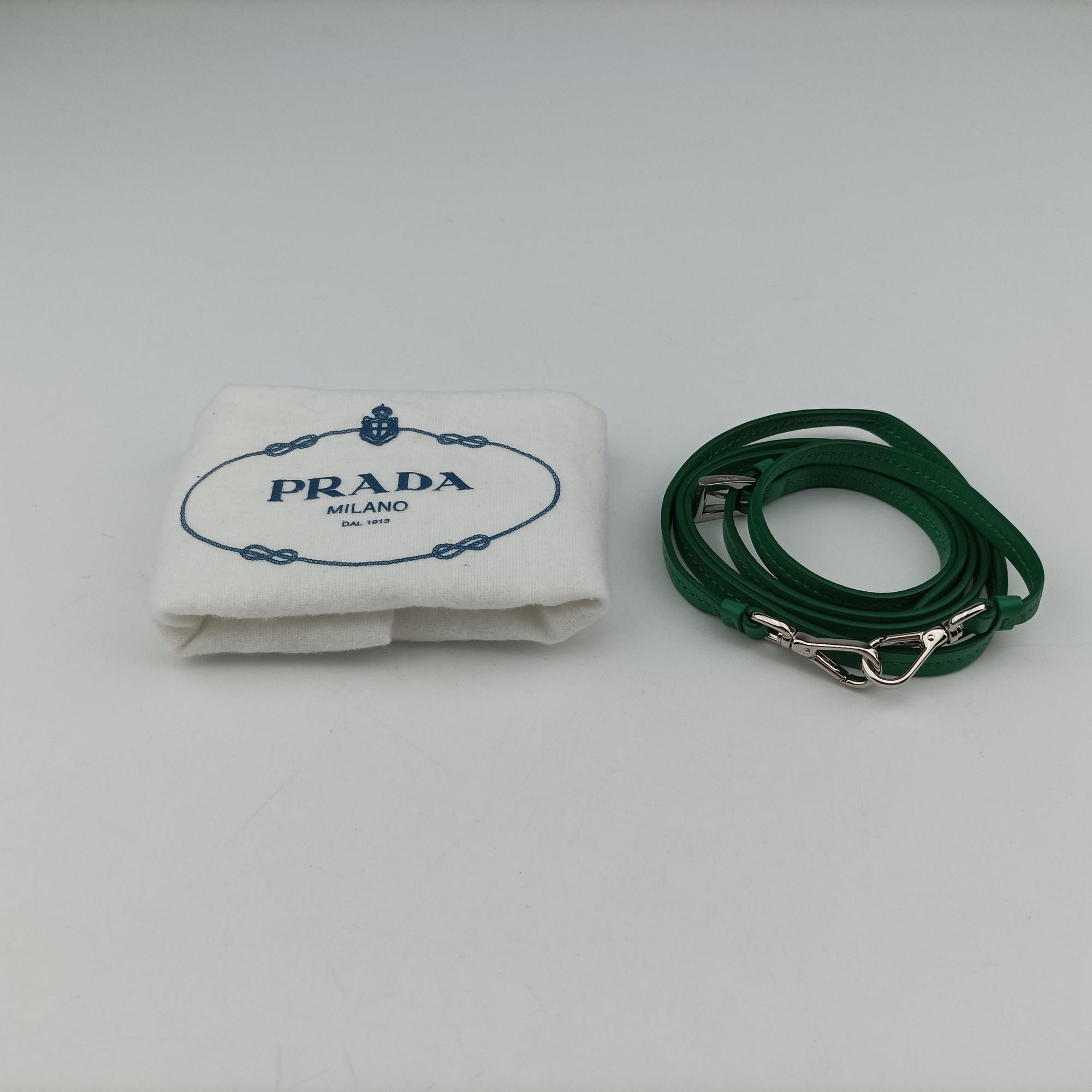 triangle mini Green Leather 1NR015 62トライアングル ミニ グリーン レザー 1NR015 62