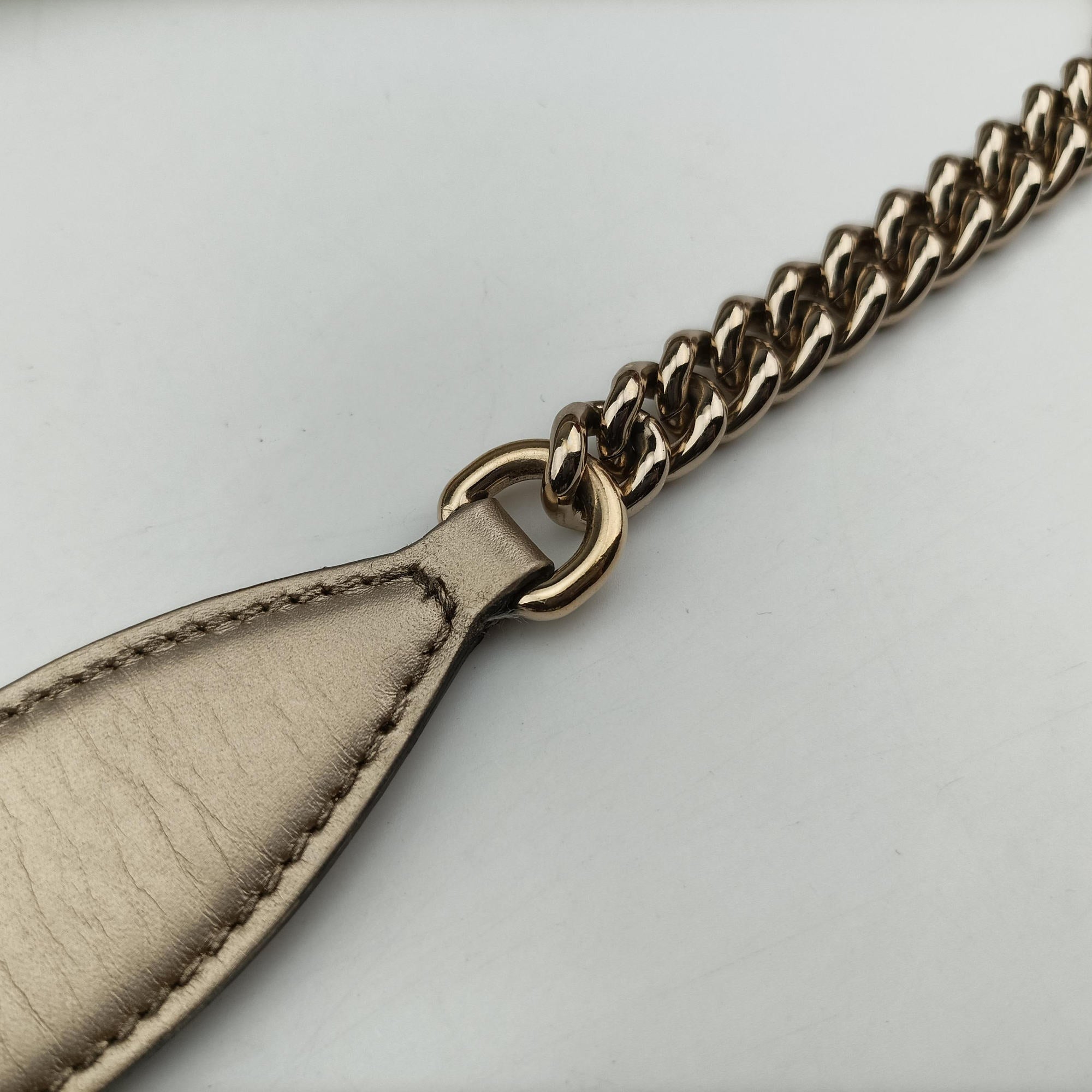 Emily Golden Leather 295402 A014651892エミリー ゴールド レザー 295402 A014651892