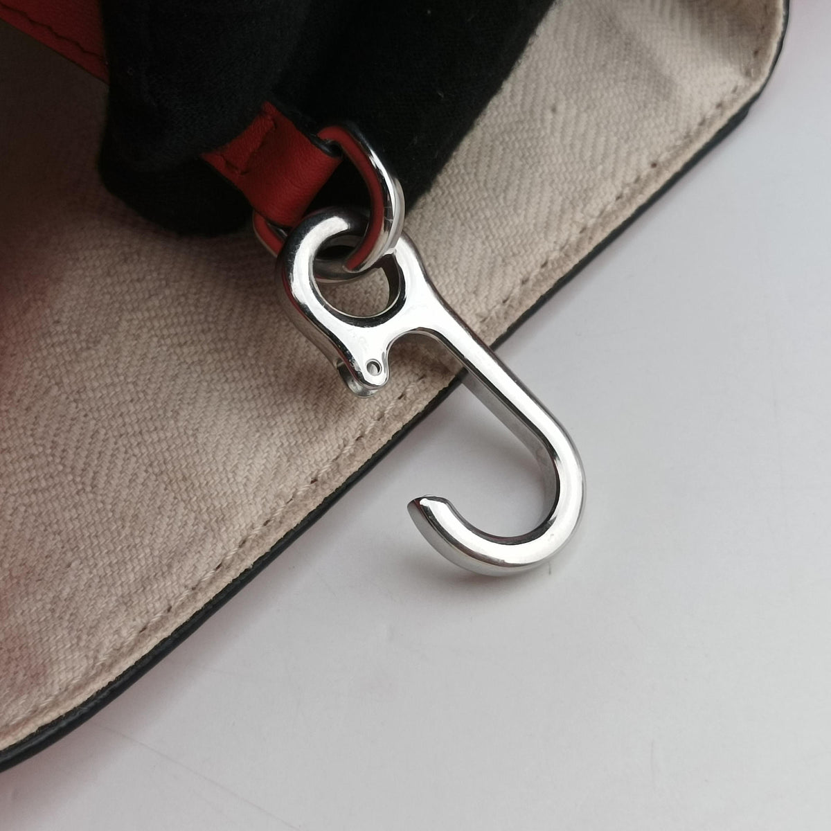 Pre-owned Loewe Hammock Red Leather shoulderbag | stylenewstar