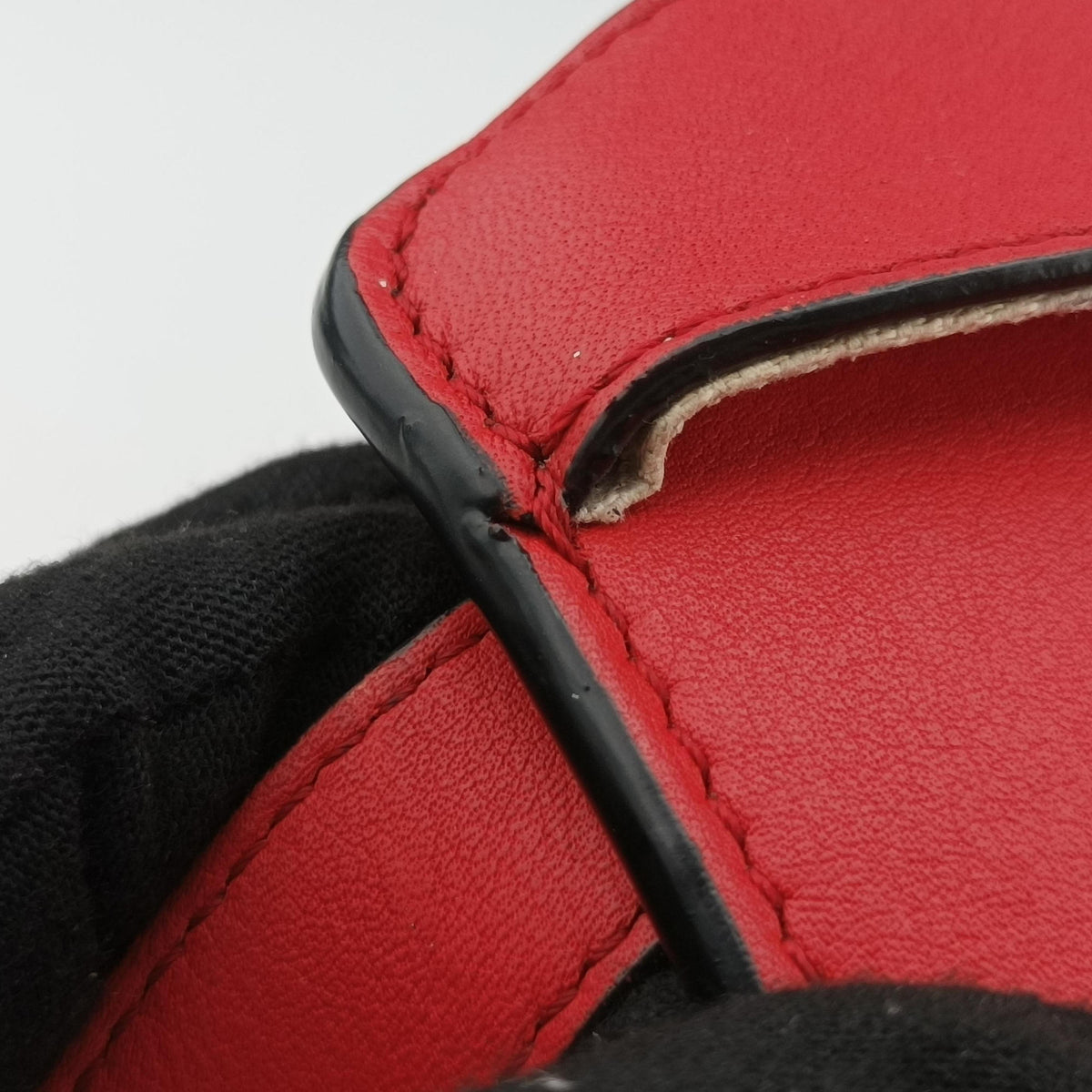 Pre-owned Loewe Hammock Red Leather shoulderbag | stylenewstar