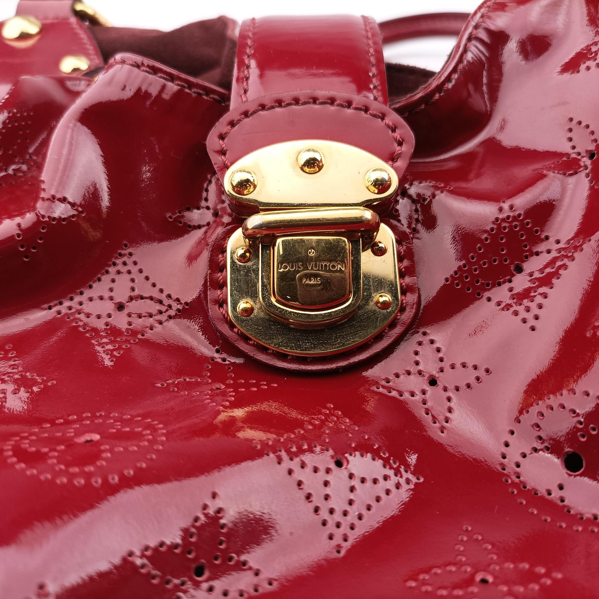 Surya L Cerise Vernis M95880 SP2049スーリヤ L スリーズ ヴェルニ M95880 SP2049
