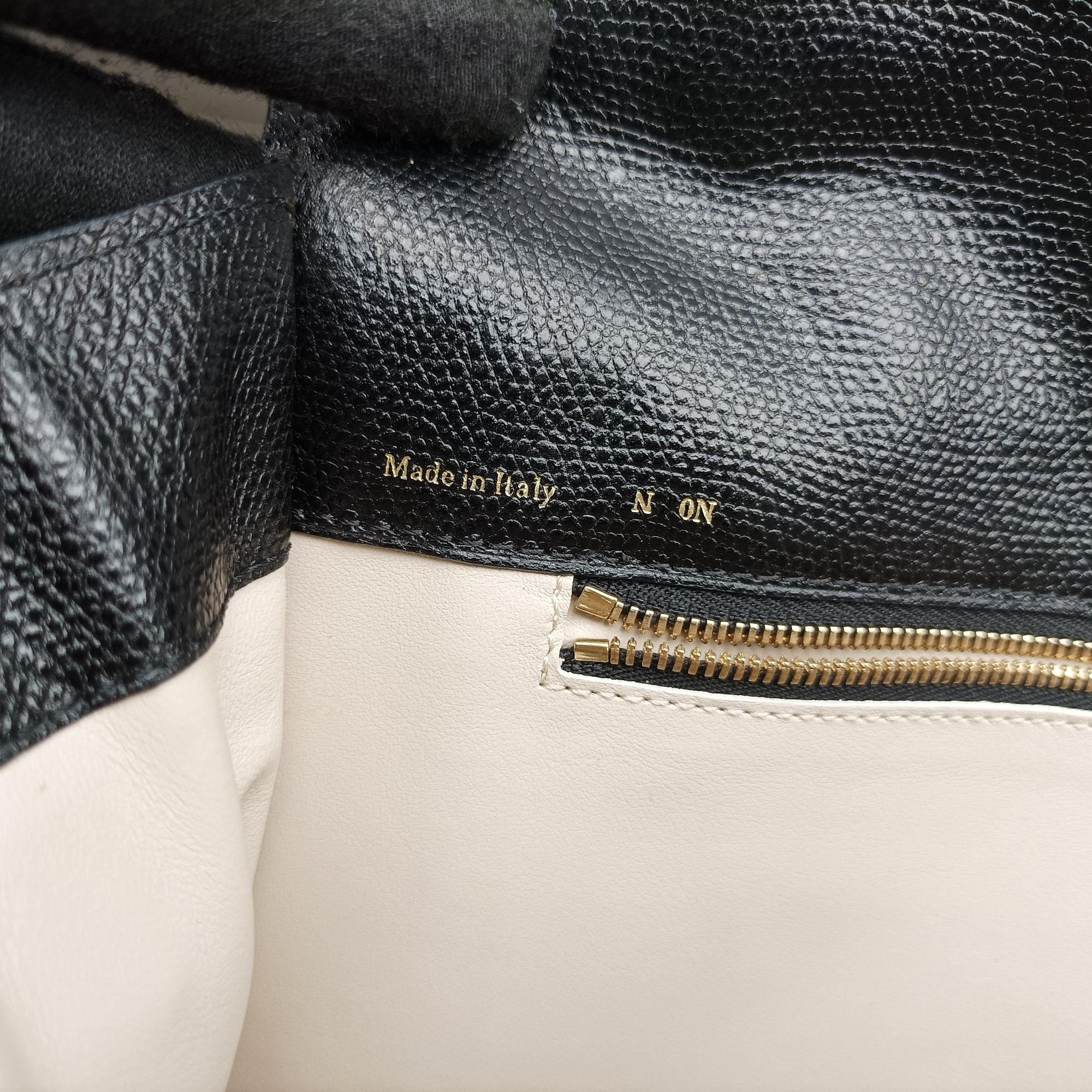 Iside Black Calfskin N 376815イジィデ ブラック カーフスキン N 376815