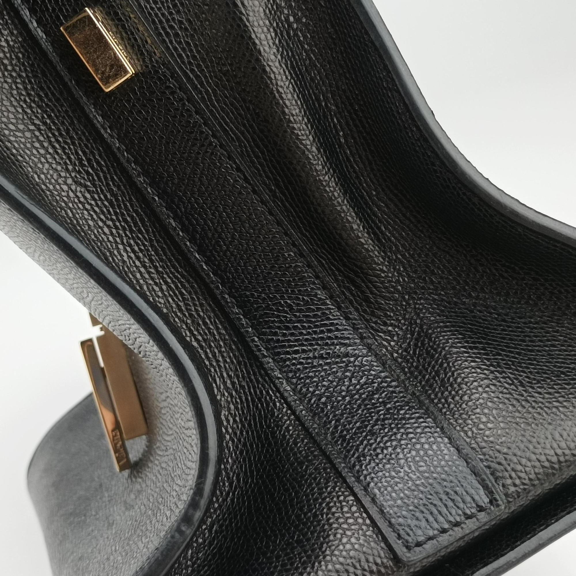 Iside Black Calfskin N 376815イジィデ ブラック カーフスキン N 376815
