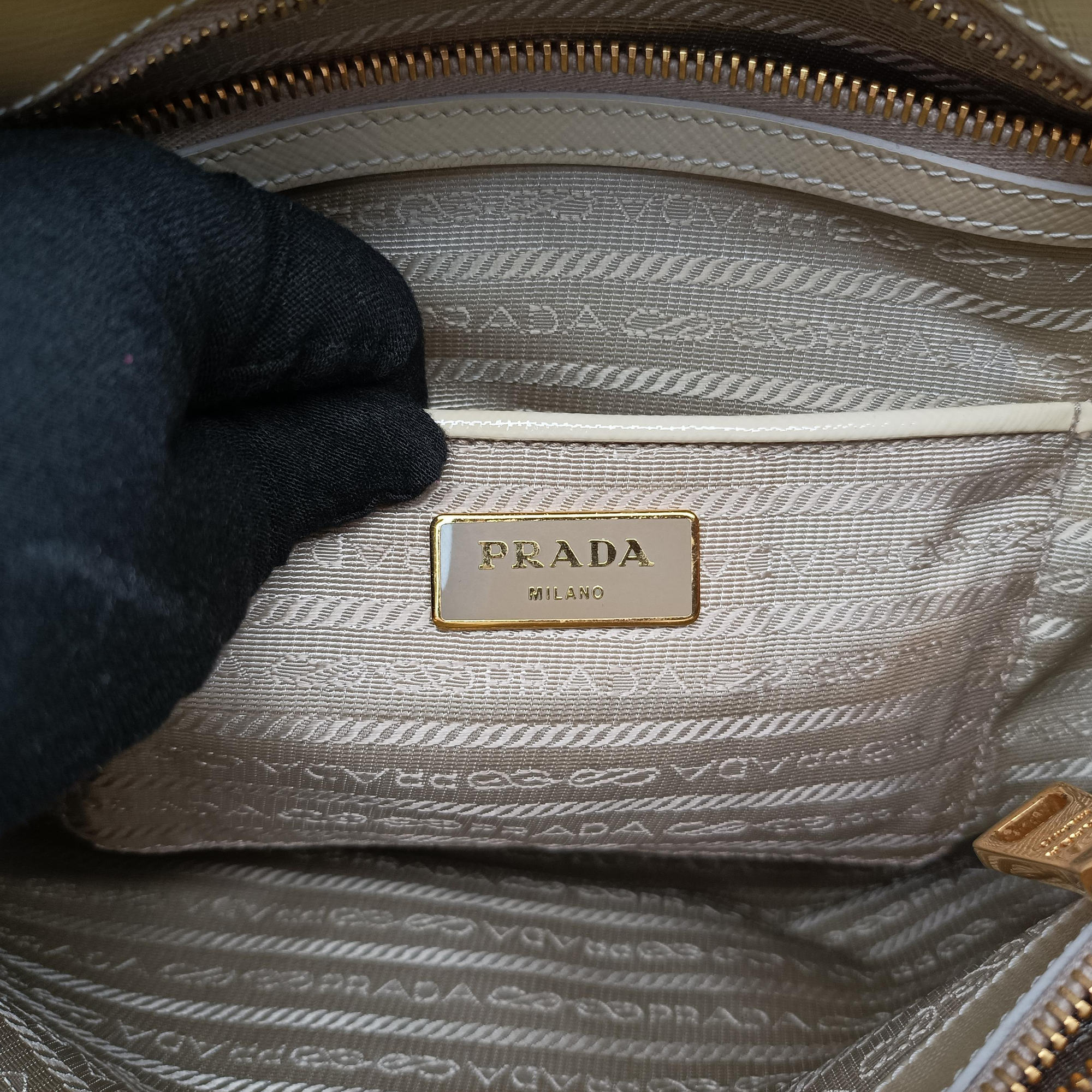 Promenade Yellow SAFFIANO Leather BN2558 7 Bプロムナード イエロー サフィアーノレザー BN2558 7 B