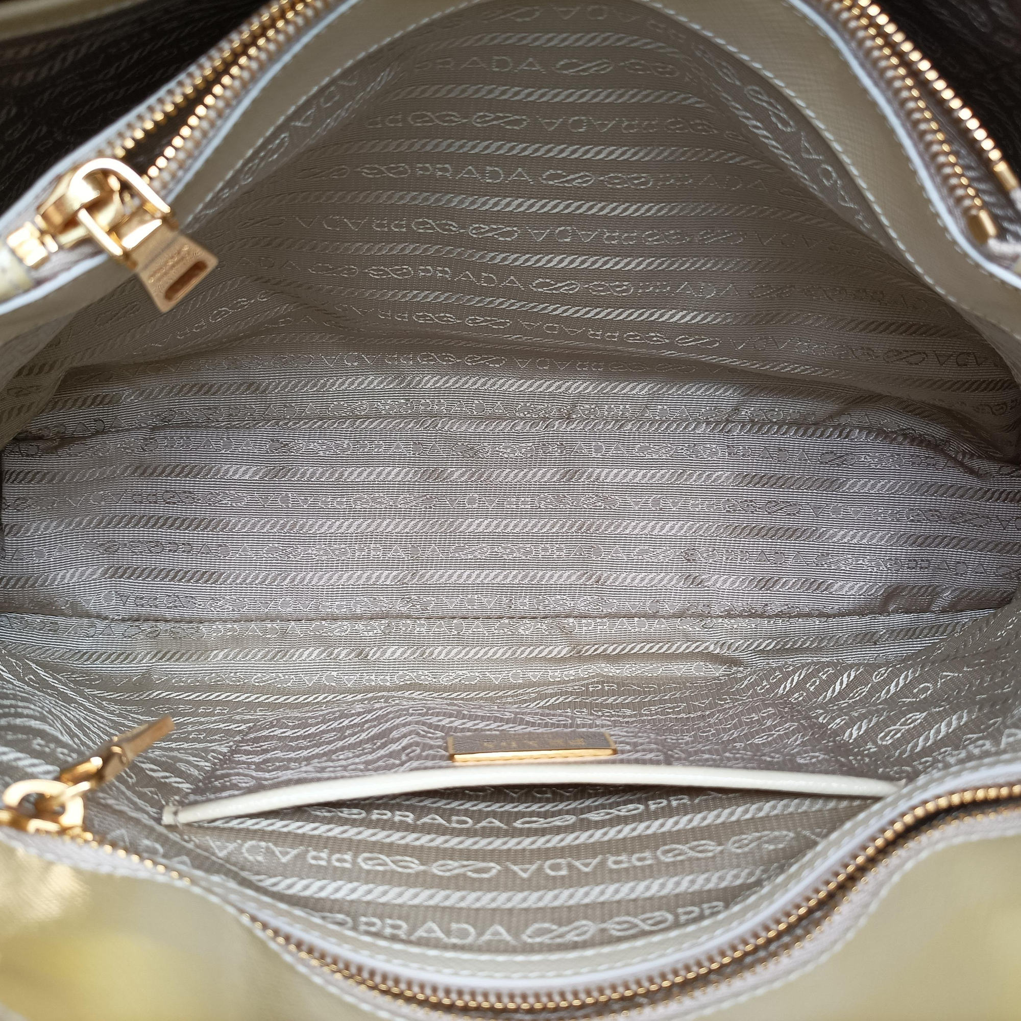 Promenade Yellow SAFFIANO Leather BN2558 7 Bプロムナード イエロー サフィアーノレザー BN2558 7 B