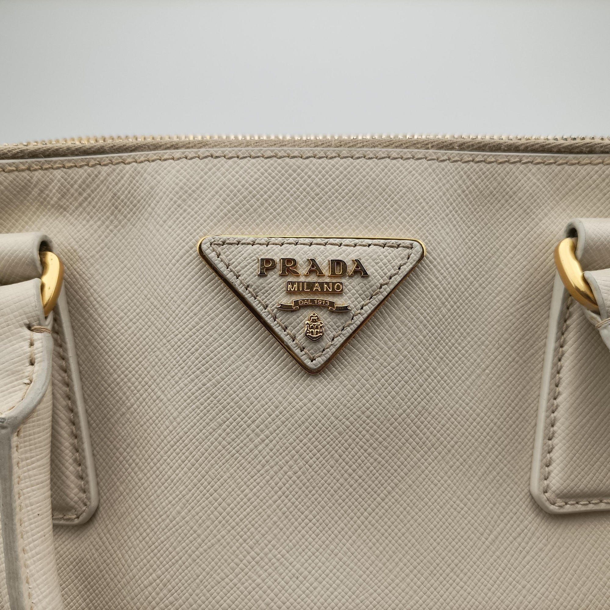 Galleria White SAFFIANO Leather BN1801 208ガレリア ホワイト サフィアーノレザー BN1801 208