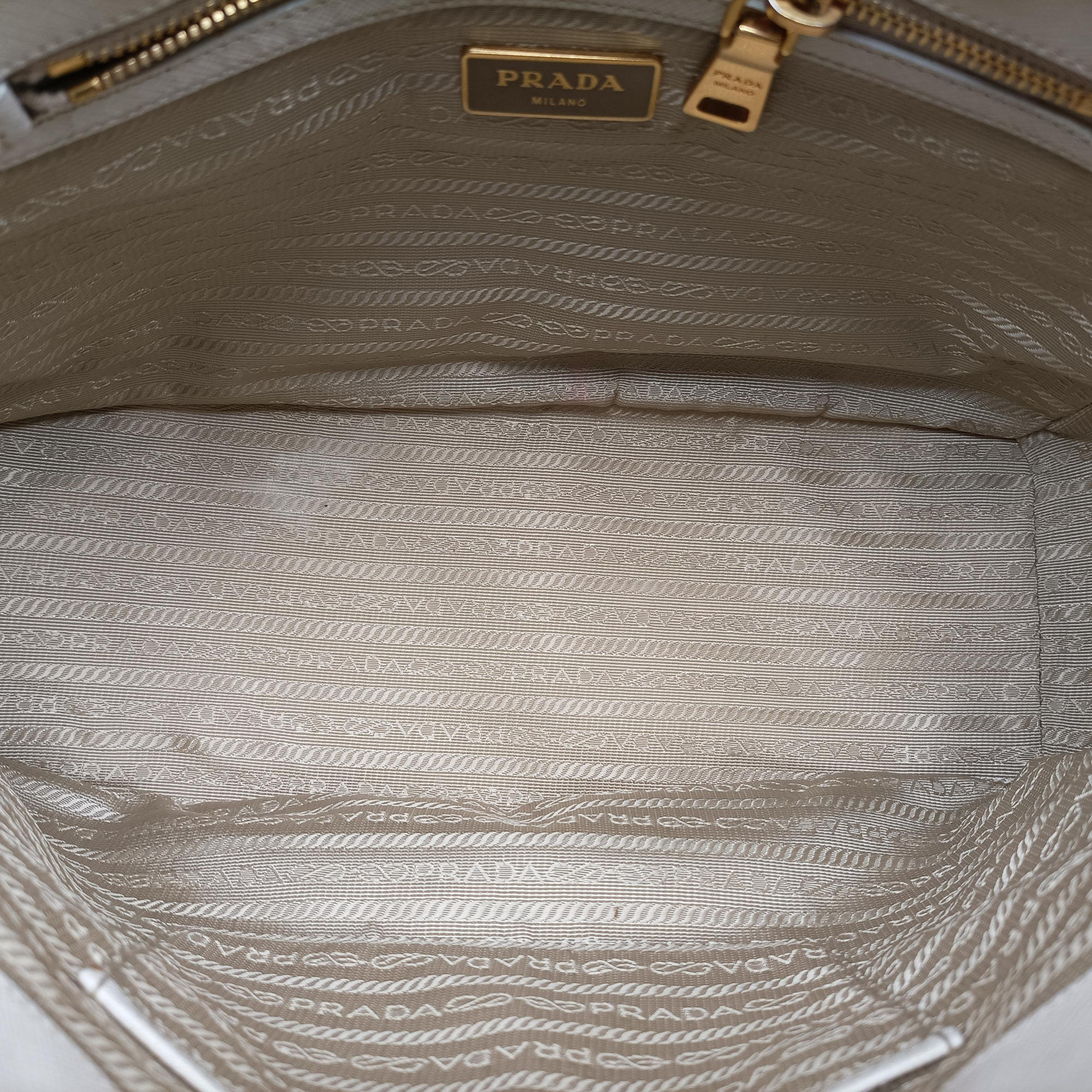 Galleria White SAFFIANO Leather BN1801 208ガレリア ホワイト サフィアーノレザー BN1801 208