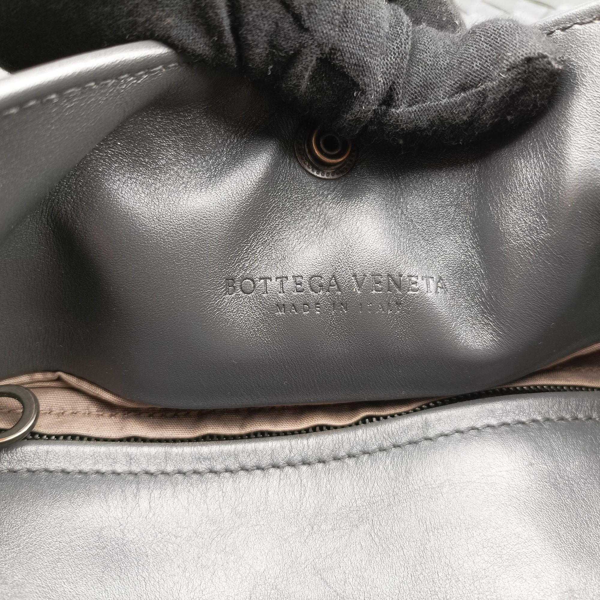 Intrecciato Shopper Acatl Grey lambskin B01745346Vイントレチャート ショッパー アキャトル グレー ラムスキン B01745346V