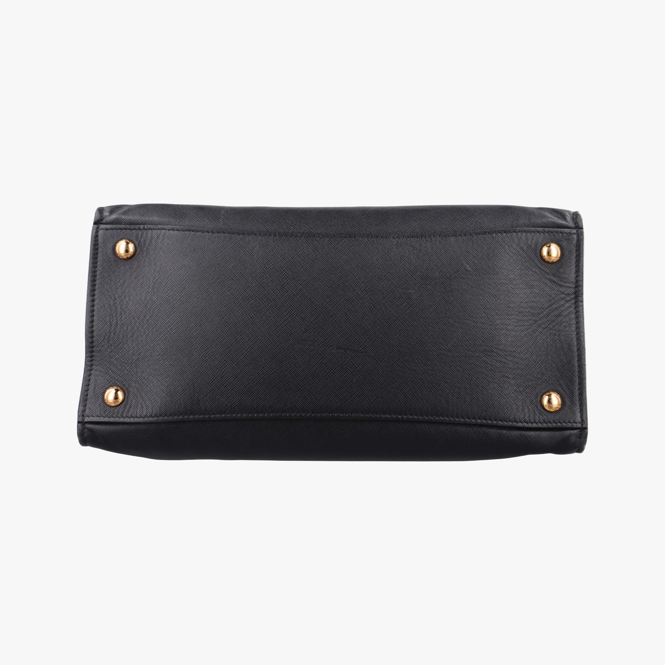 Triple Pocket Convertible Zip Tote Black SAFFIANO Leather BN2603 7/R 208トリプルポケット コンバーチブル ジップ トート ブラック サフィアーノレザー BN2603 7/R 208