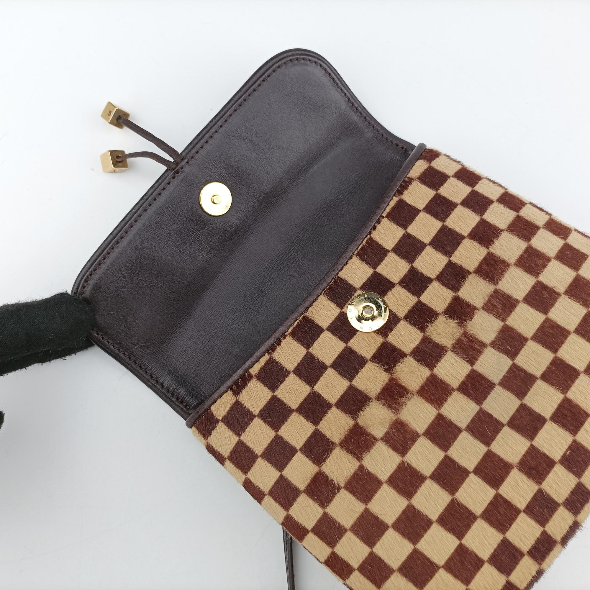 Gazelle Brown Damier Sauvage Pony Hair M92130 CE0057ガゼル ブラウン / エベヌ ダミエ ソバージュハラコ M92130 CE0057