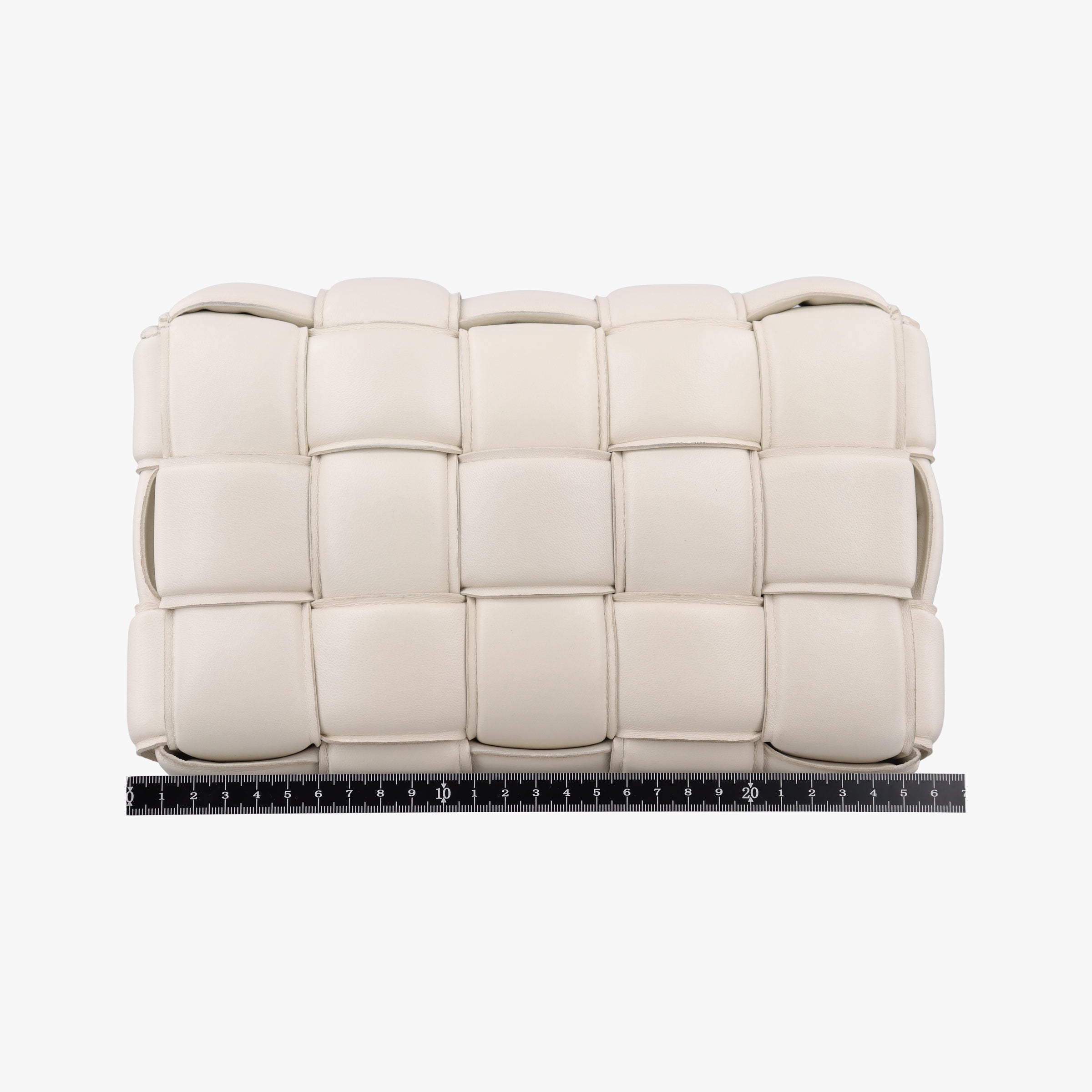 Padded CASSETTE White lambskin B08847226N IC Chipパデッド カセット ホワイト ラムスキン B08847226N ICチップ