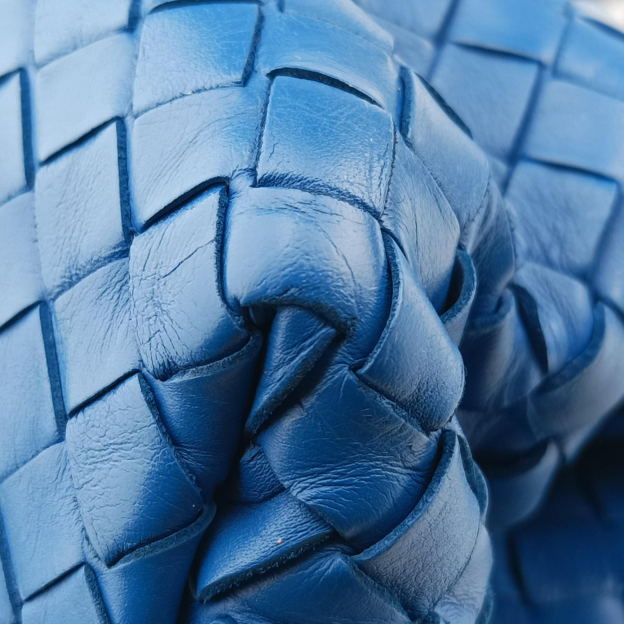 Roma Intrecciato Blue lambskin B02133734Tローマ イントレチャート ブルー ラムスキン B02133734T