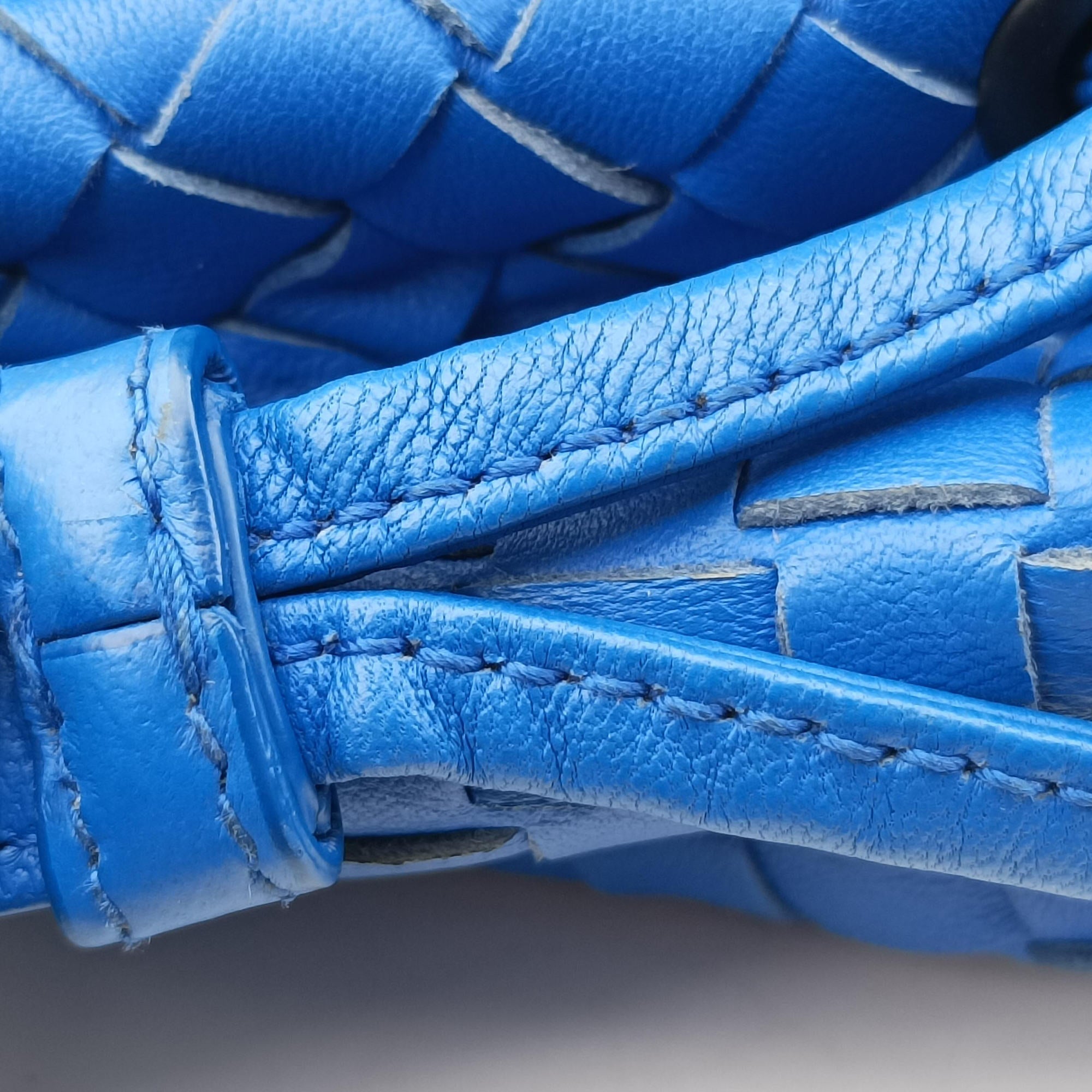 Intrecciato Blue lambskin B04978868Jイントレチャート ブルー ラムスキン B04978868J