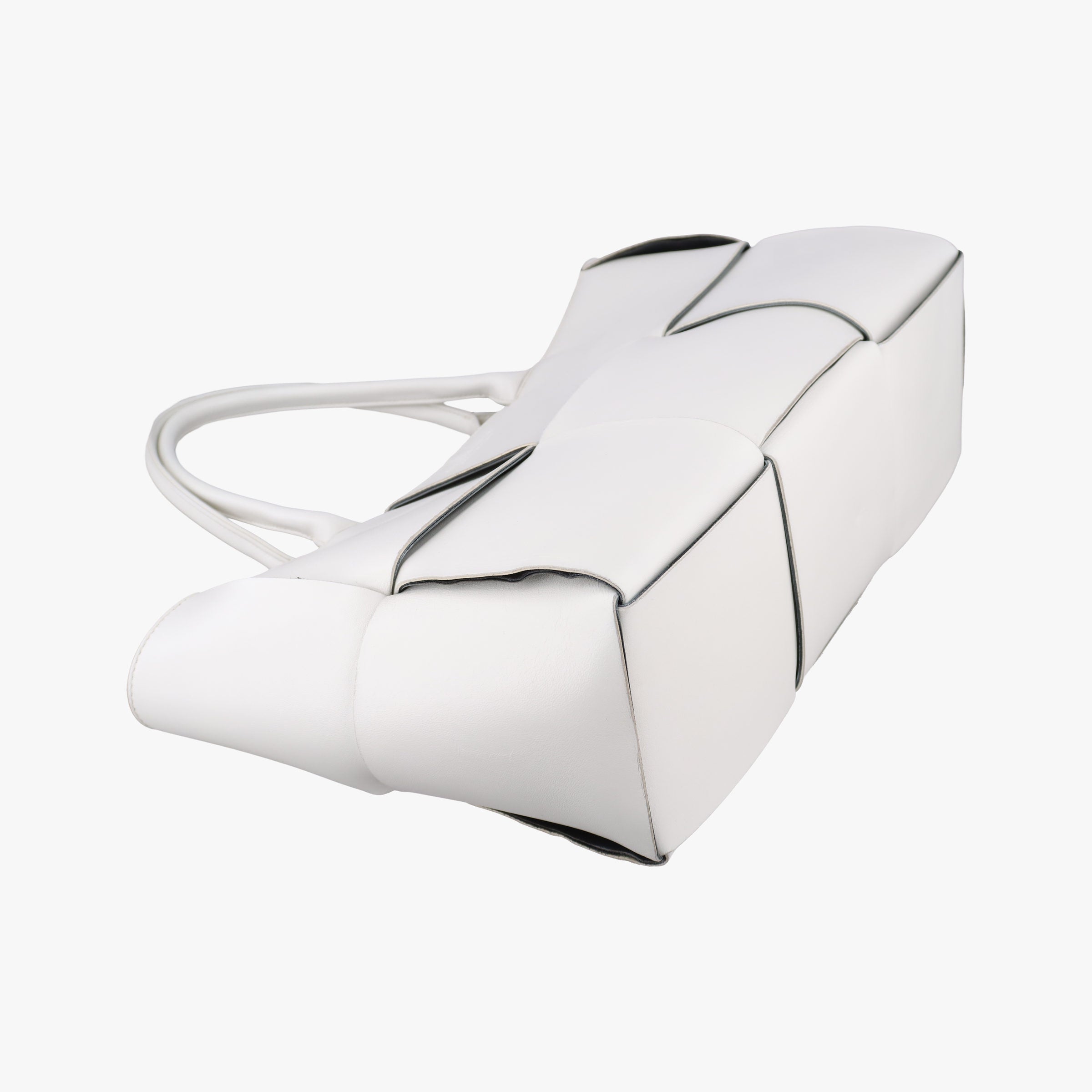 The Arcotote White lambskin B08714091Zザ アルコトート ホワイト ラムスキン B08714091Z
