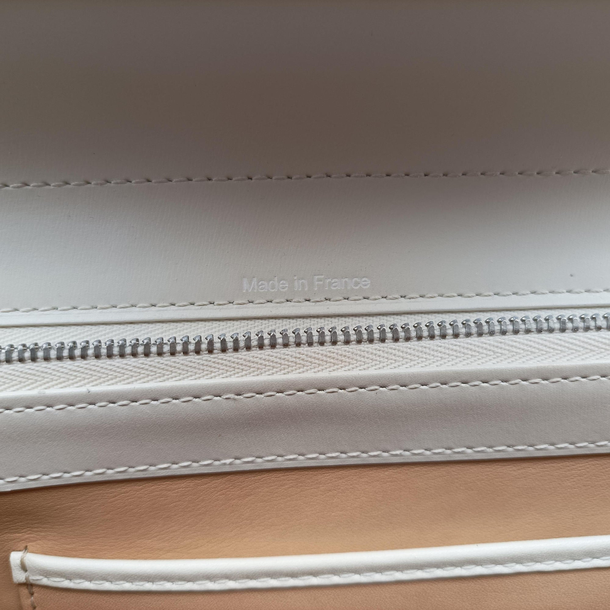 Brillon MM
White Leather FO5Aブリヨン MM ホワイト レザー FO5A