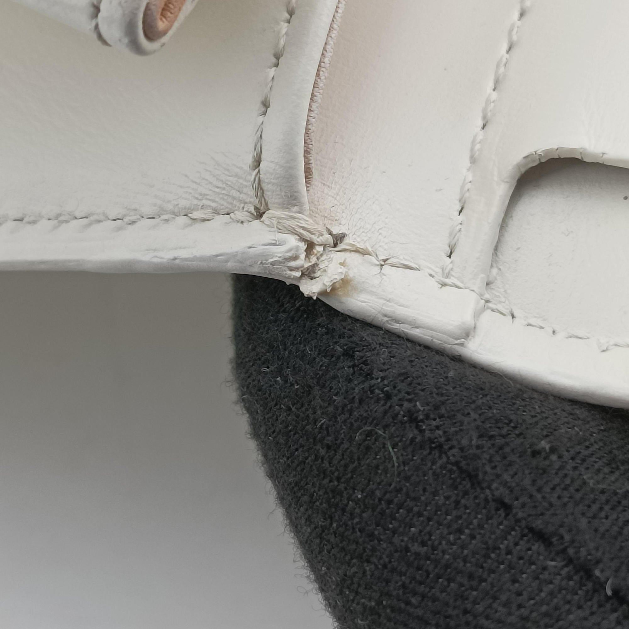 Brillon MM
White Leather FO5Aブリヨン MM ホワイト レザー FO5A