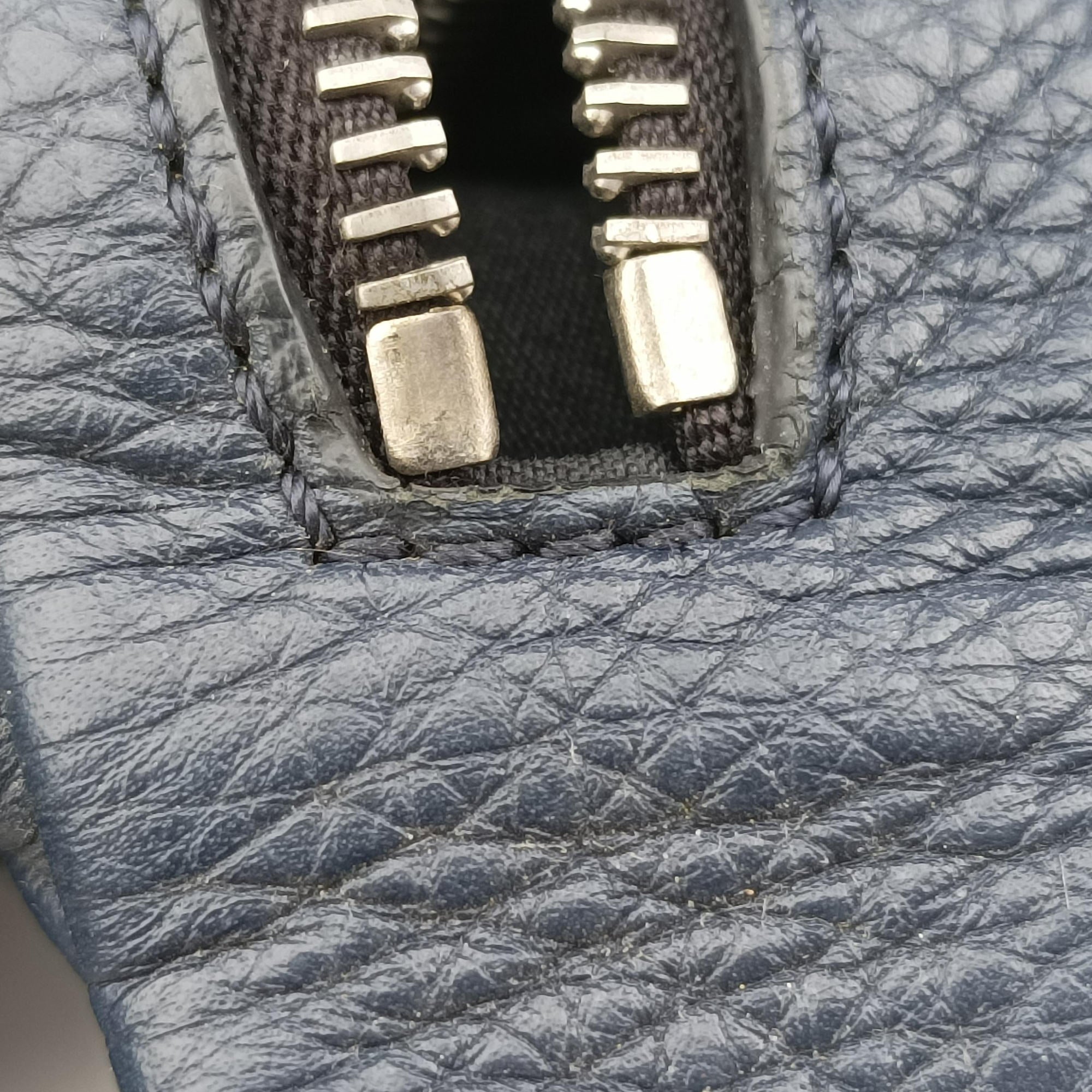 Pecan AMOR Logo Navy Leather 7VA446 7VA446 A7TI 199-0501ペカン アモーレ ロゴ ネイビー レザー 7VA446 7VA446 A7TI 199-0501