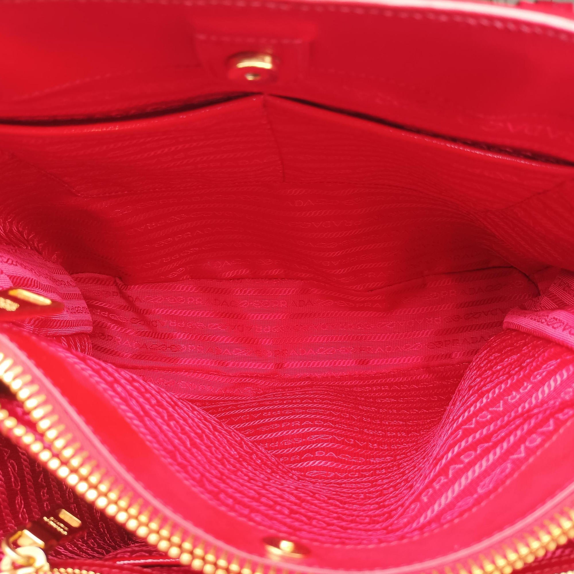 Galleria Red SAFFIANO Leather BN1874 117ガレリア レッド サフィアーノレザー BN1874 117
