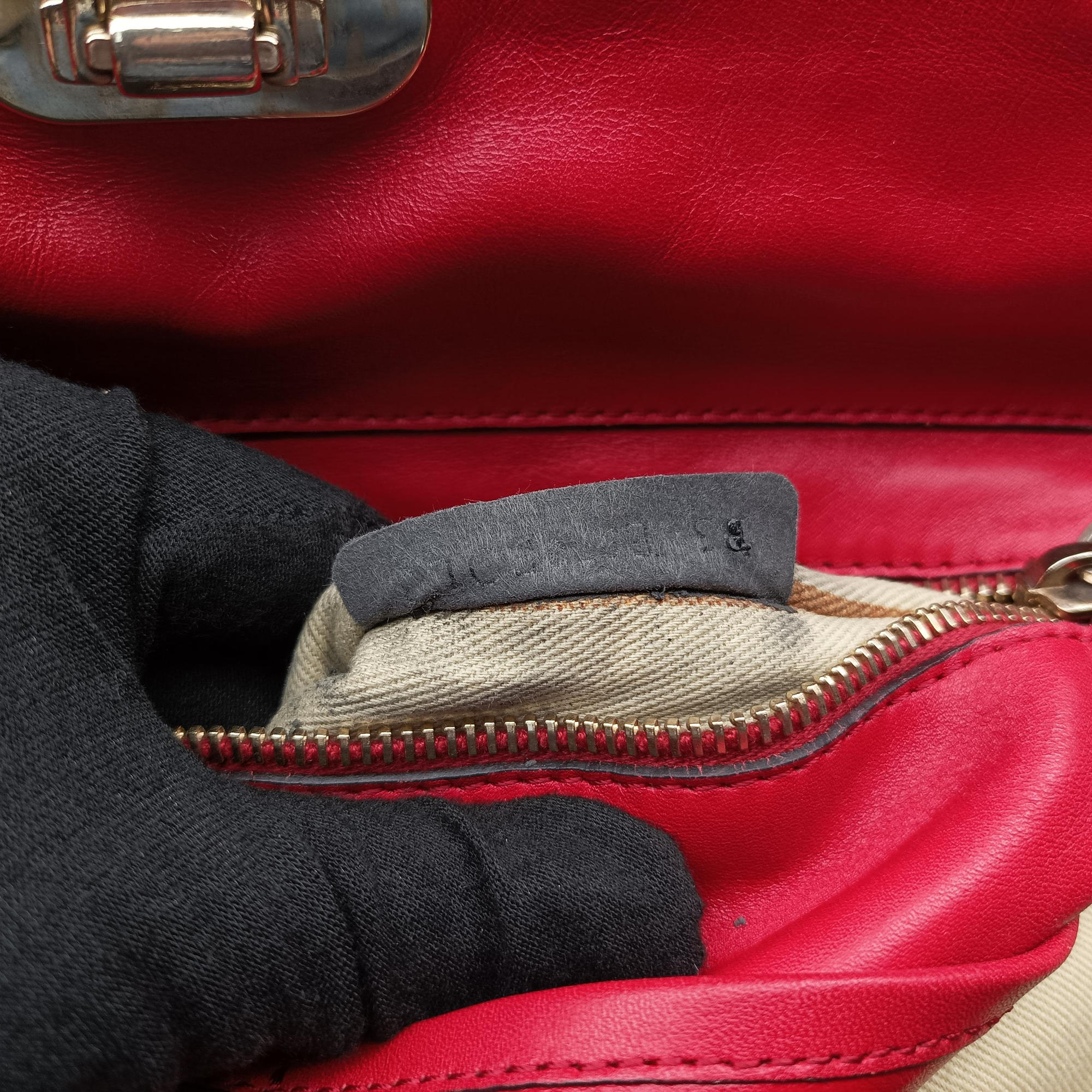 Rockstud Red Leather Lot number unknownロックスタッズ レッド レザー 製番不明
