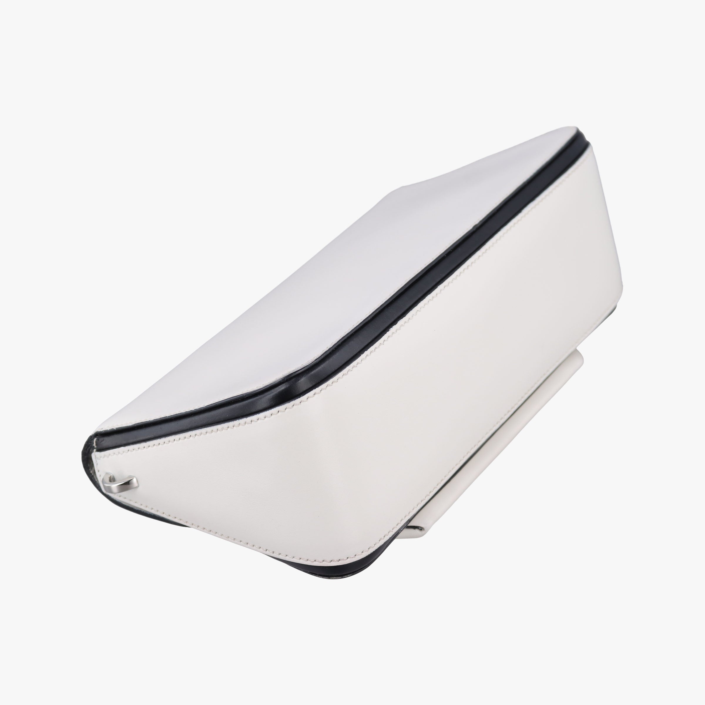 Manuelle White Leather 25 Bマニュエル ホワイト レザー 25 B