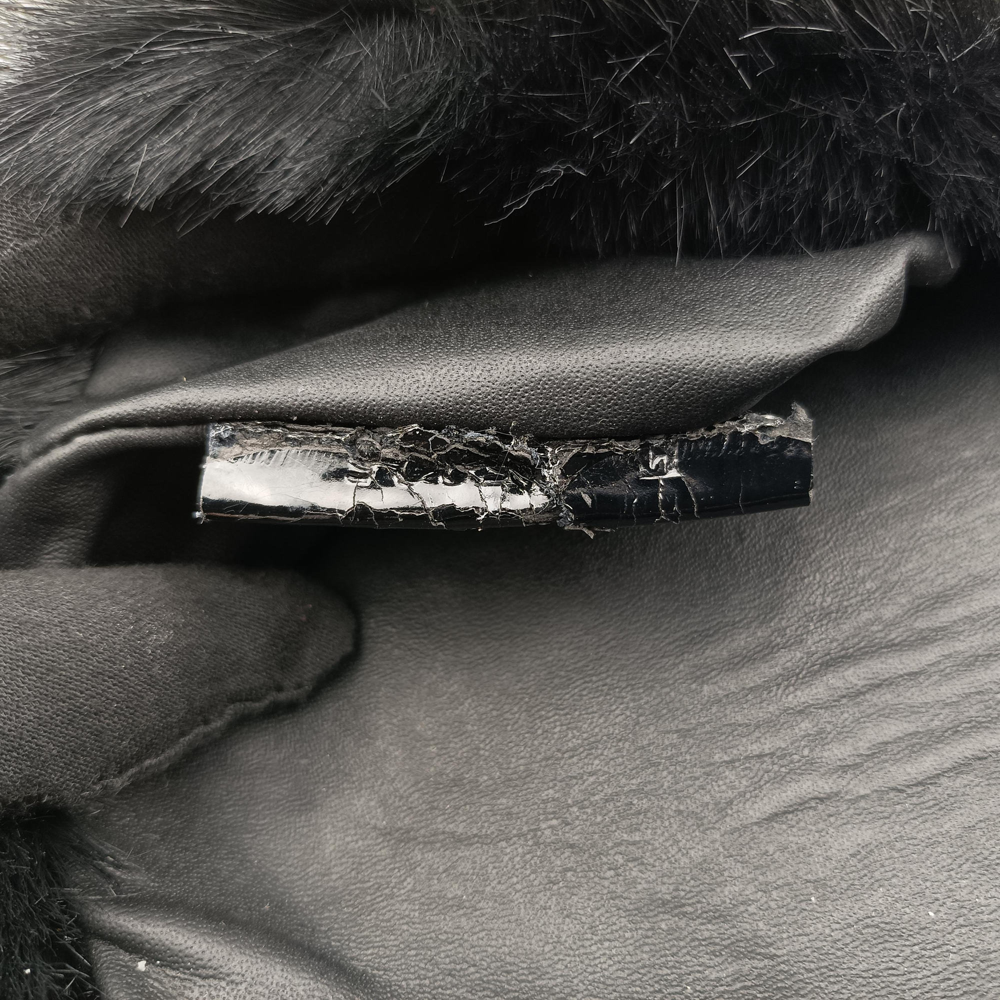 Fur logo flap Black Fur Lot number unknownファー ロゴ フラップ ブラック ファー 製番不明