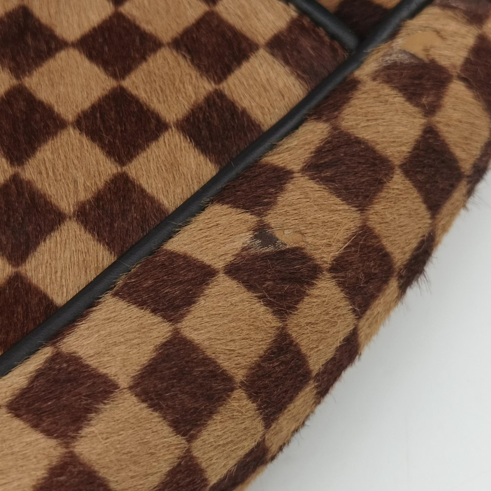 Lion Damier Sauvage Brown × Ebene × Checkerboard Pony Hair × Calf Leather M92131 CE1013ライオン ダミエソバージュ ブラウン × エベヌ ハラコ × レザー M92131 CE1013