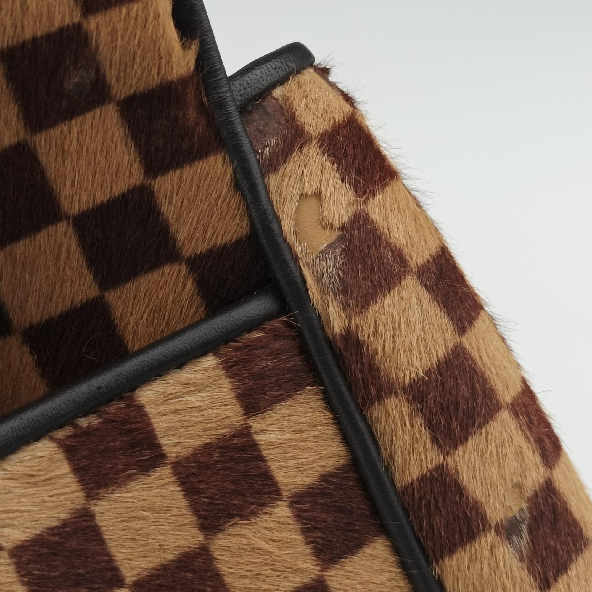 Lion Damier Sauvage Brown × Ebene × Checkerboard Pony Hair × Calf Leather M92131 CE1013ライオン ダミエソバージュ ブラウン × エベヌ ハラコ × レザー M92131 CE1013