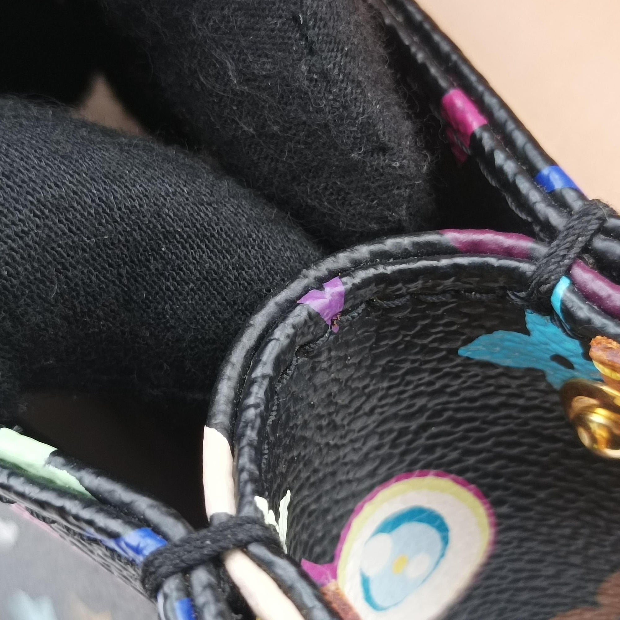 Eye need you Noir Monogram Multicolor M92050 Lot number unknownアイラブ サック ラバ Eye need you ノワール モノグラム マルチカラー M92050 製番不明