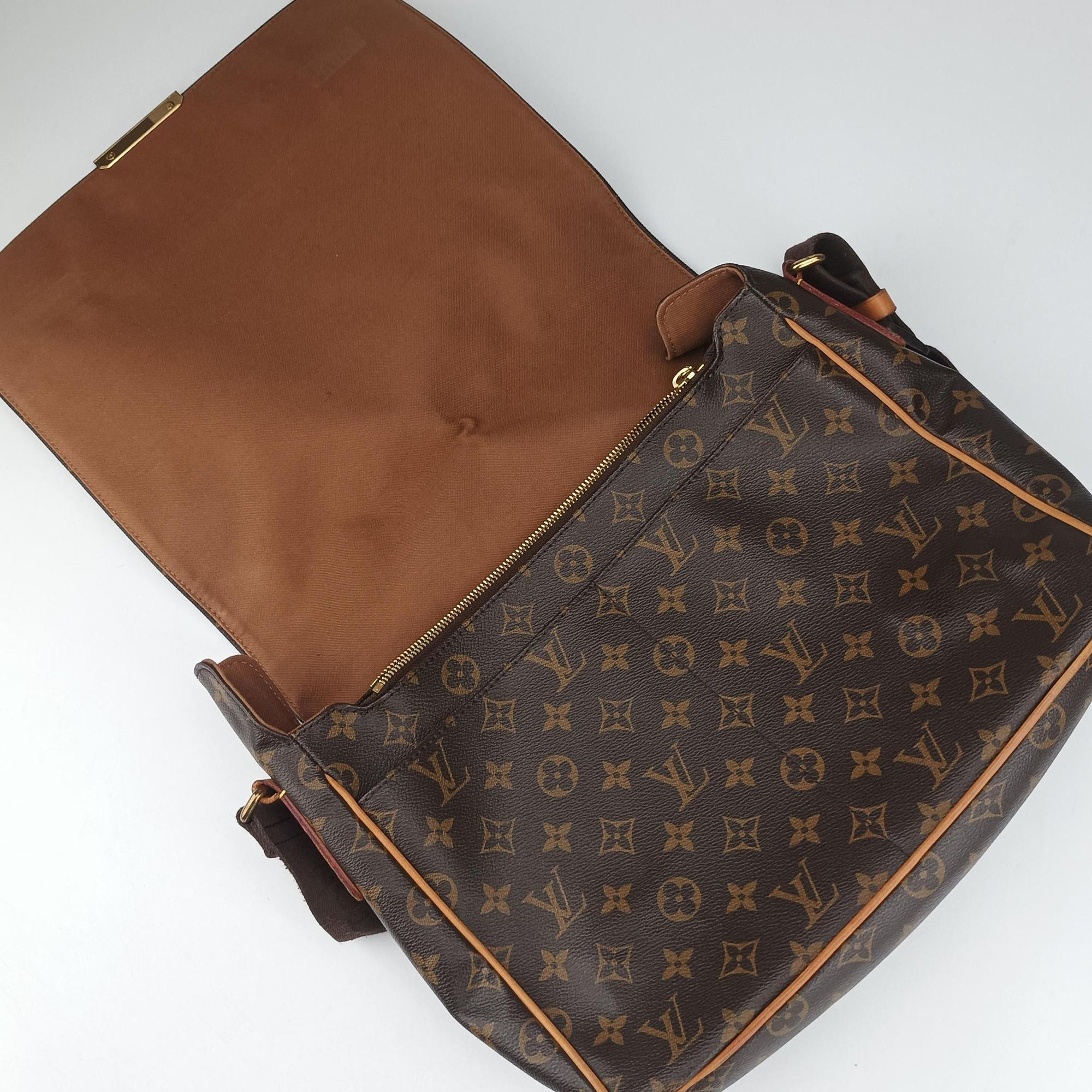 Abbesses Messenger MM brown Monogram canvas M97038 CA1122アベス メッセンジャーMM モノグラム/ブラウン モノグラムキャンバス M97038 CA1122