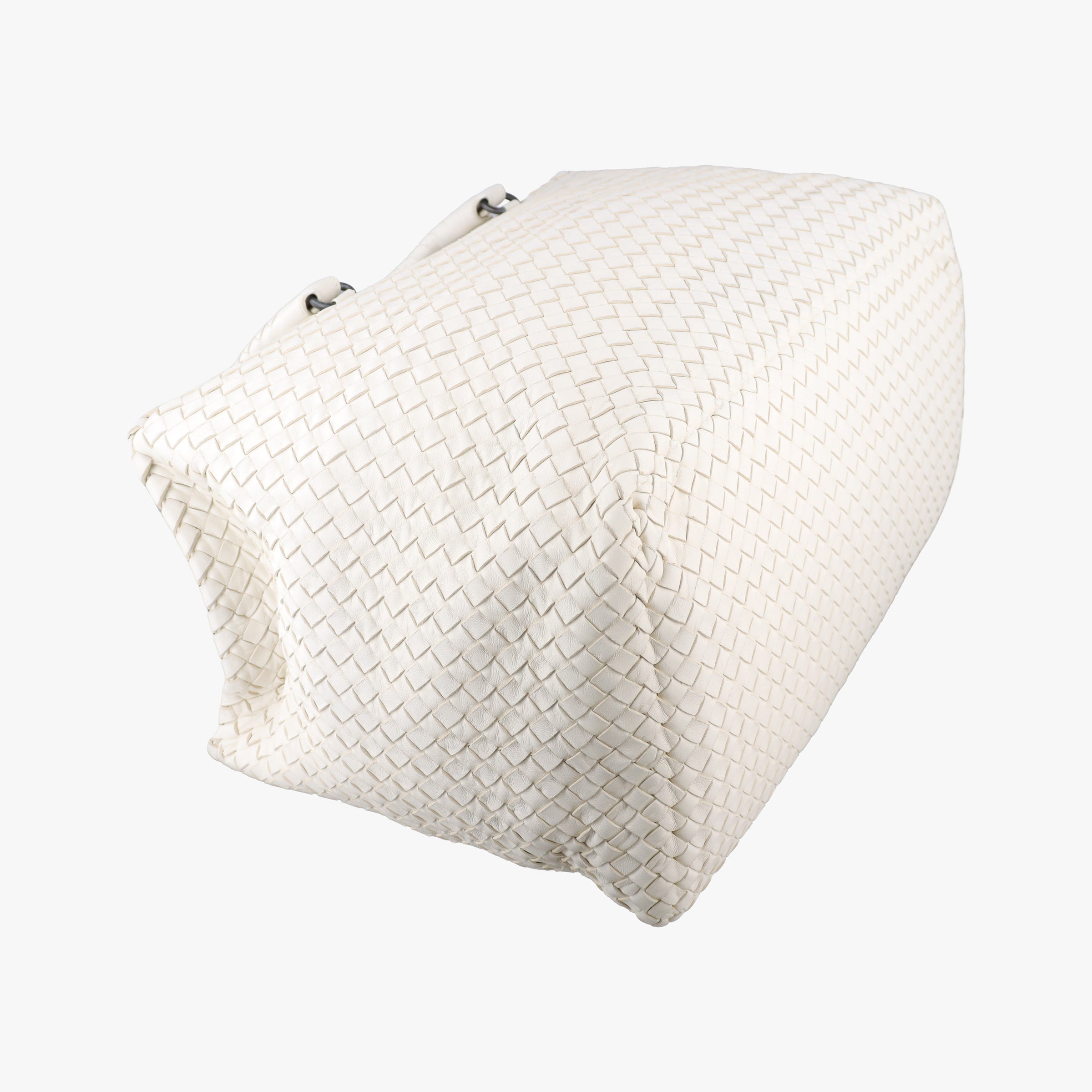 Intrecciato White lambskin B00330870Mイントレチャート ホワイト ラムスキン B00330870M