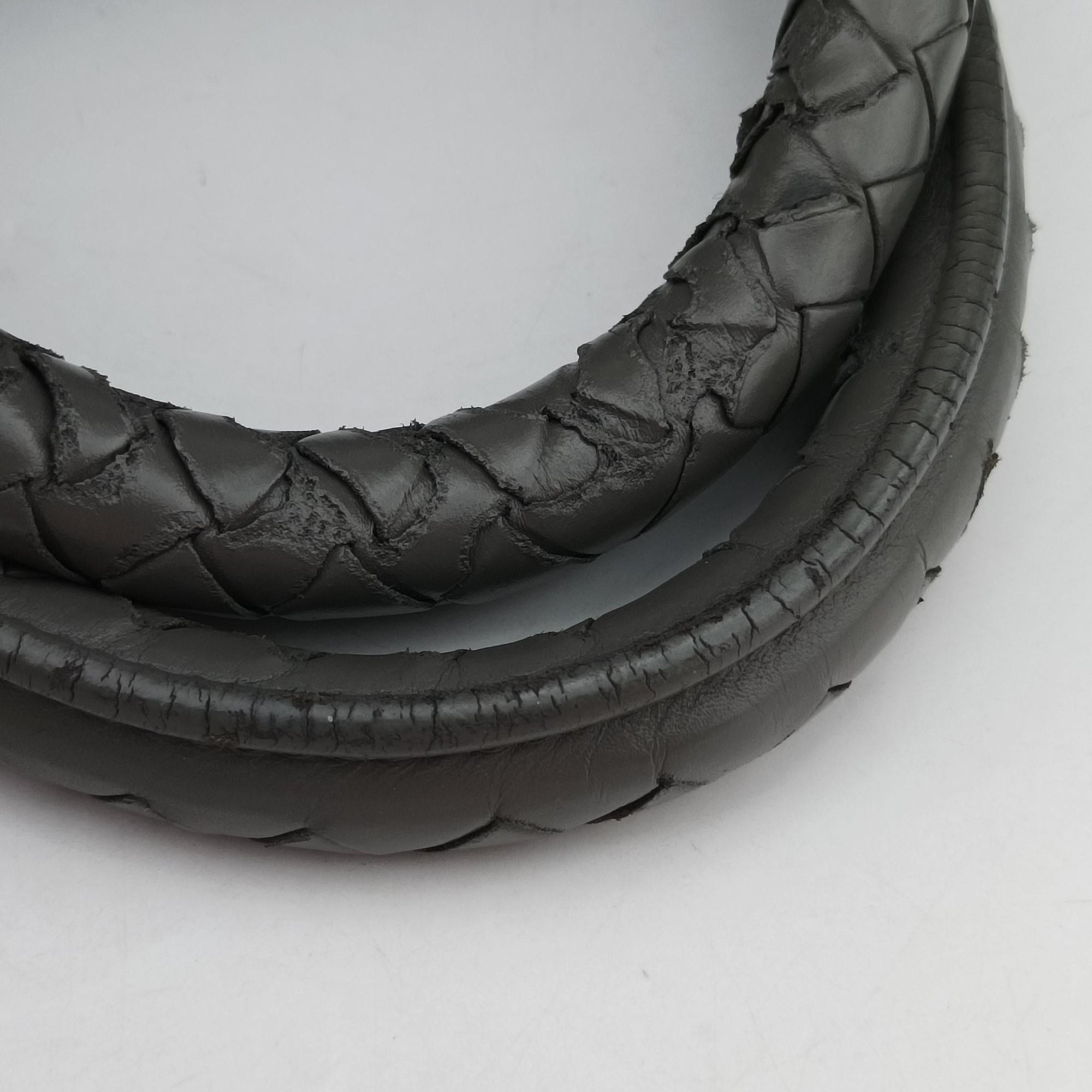 Intrecciato Grey lambskin B02802370Fイントレチャート グレー ラムスキン B02802370F
