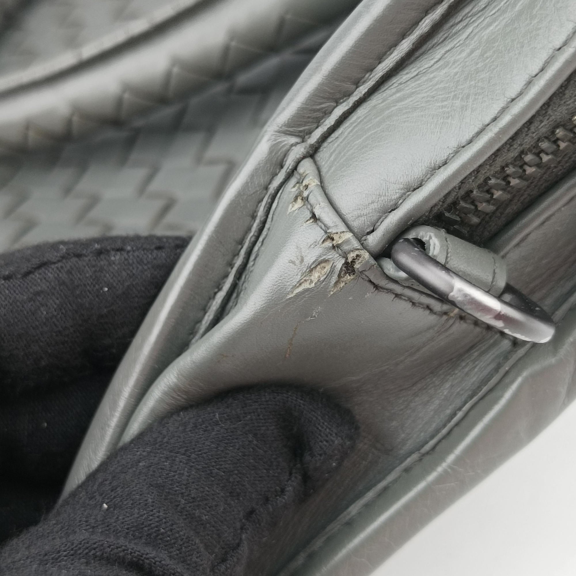Intrecciato Grey lambskin B02802370Fイントレチャート グレー ラムスキン B02802370F