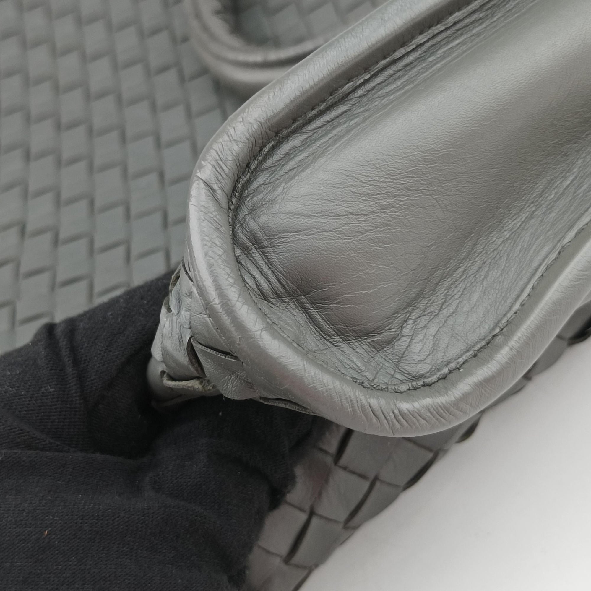 Intrecciato Grey lambskin B02802370Fイントレチャート グレー ラムスキン B02802370F