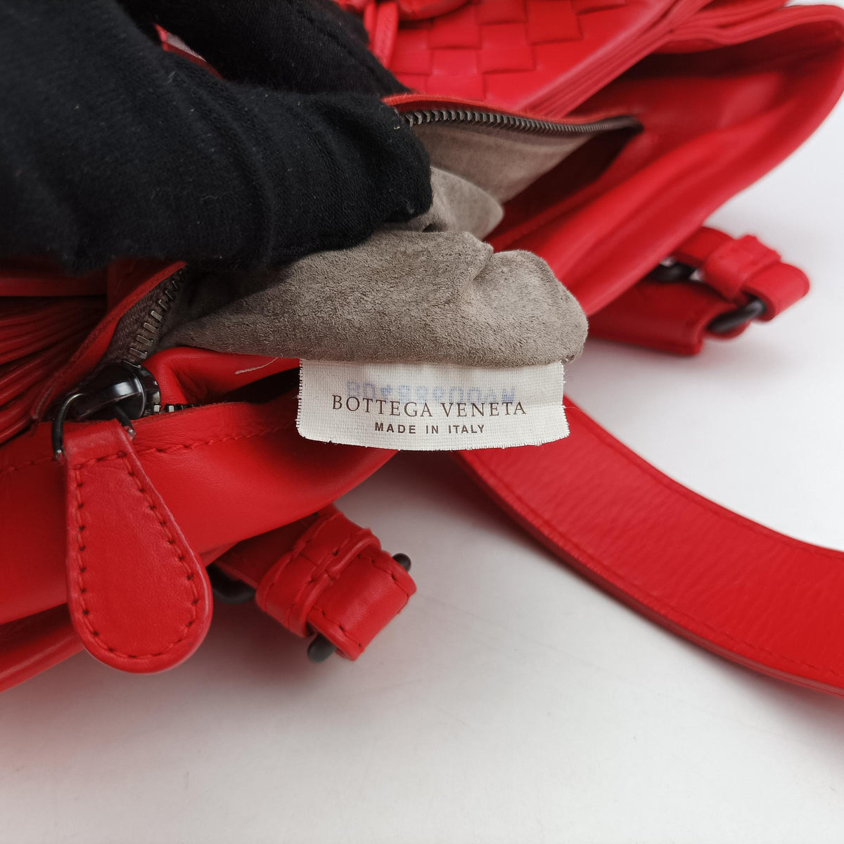 Pre-owned Bottega Veneta Roma Intrecciato Red lambskin shoulderbag | stylenewstar