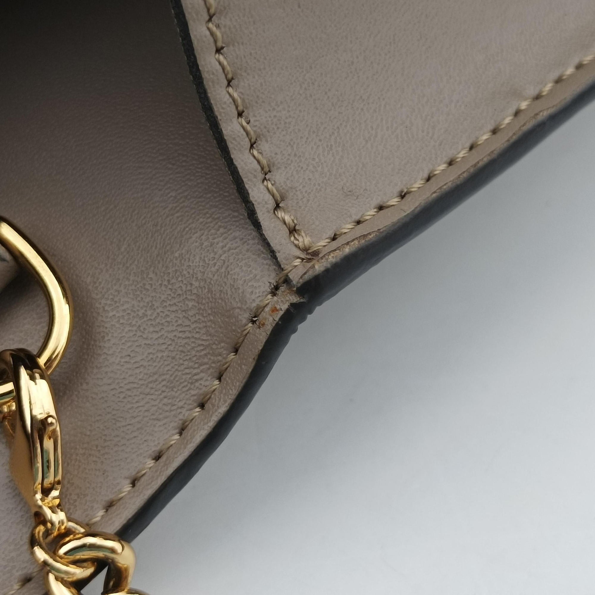 F is Beige Leather 8BM005 8BM005 A0KK 189-8210エフ イズ ベージュ レザー 8BM005 8BM005 A0KK 189-8210