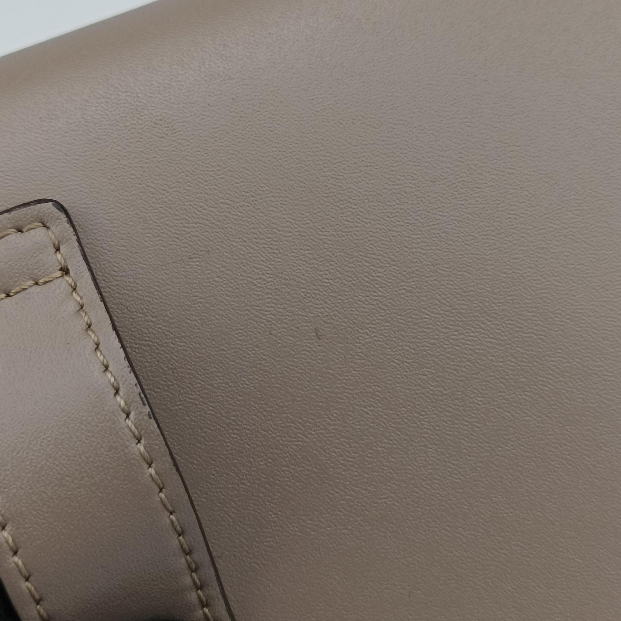 F is Beige Leather 8BM005 8BM005 A0KK 189-8210エフ イズ ベージュ レザー 8BM005 8BM005 A0KK 189-8210