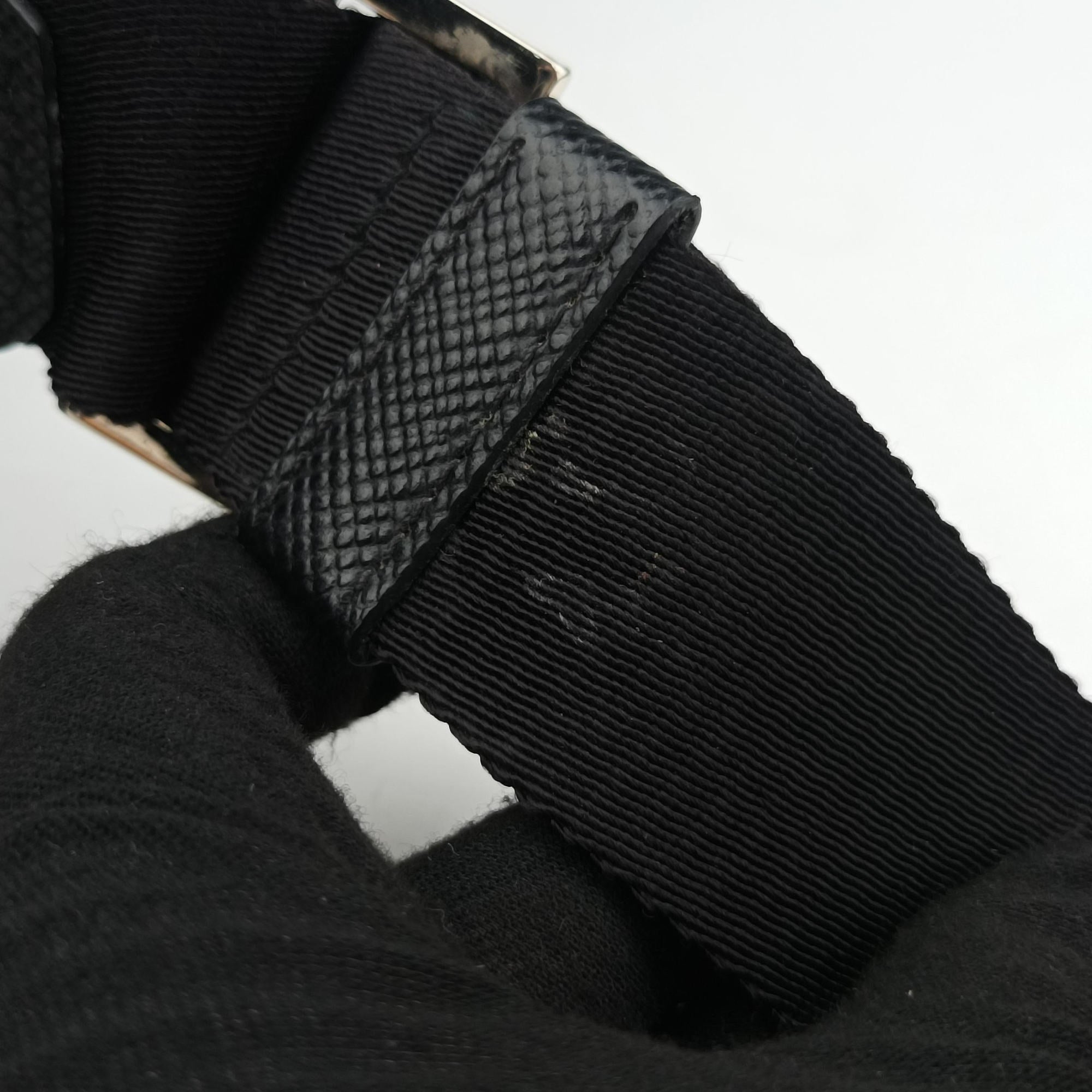 Messenger Black Saffiano leather 2VH004 8メッセンジャー ブラック サフィアーノレザー 2VH004 8